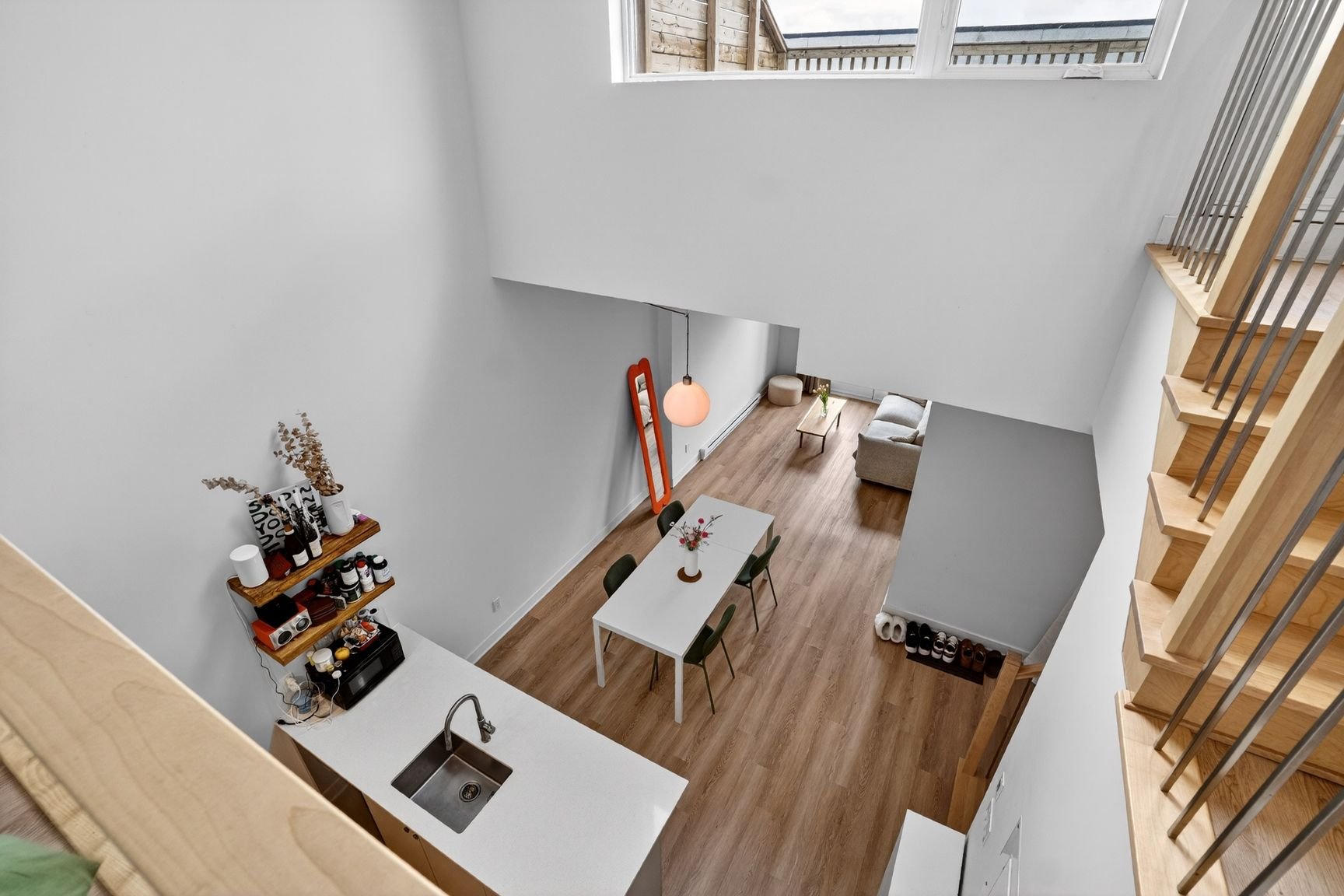 Photo - Mezzanine