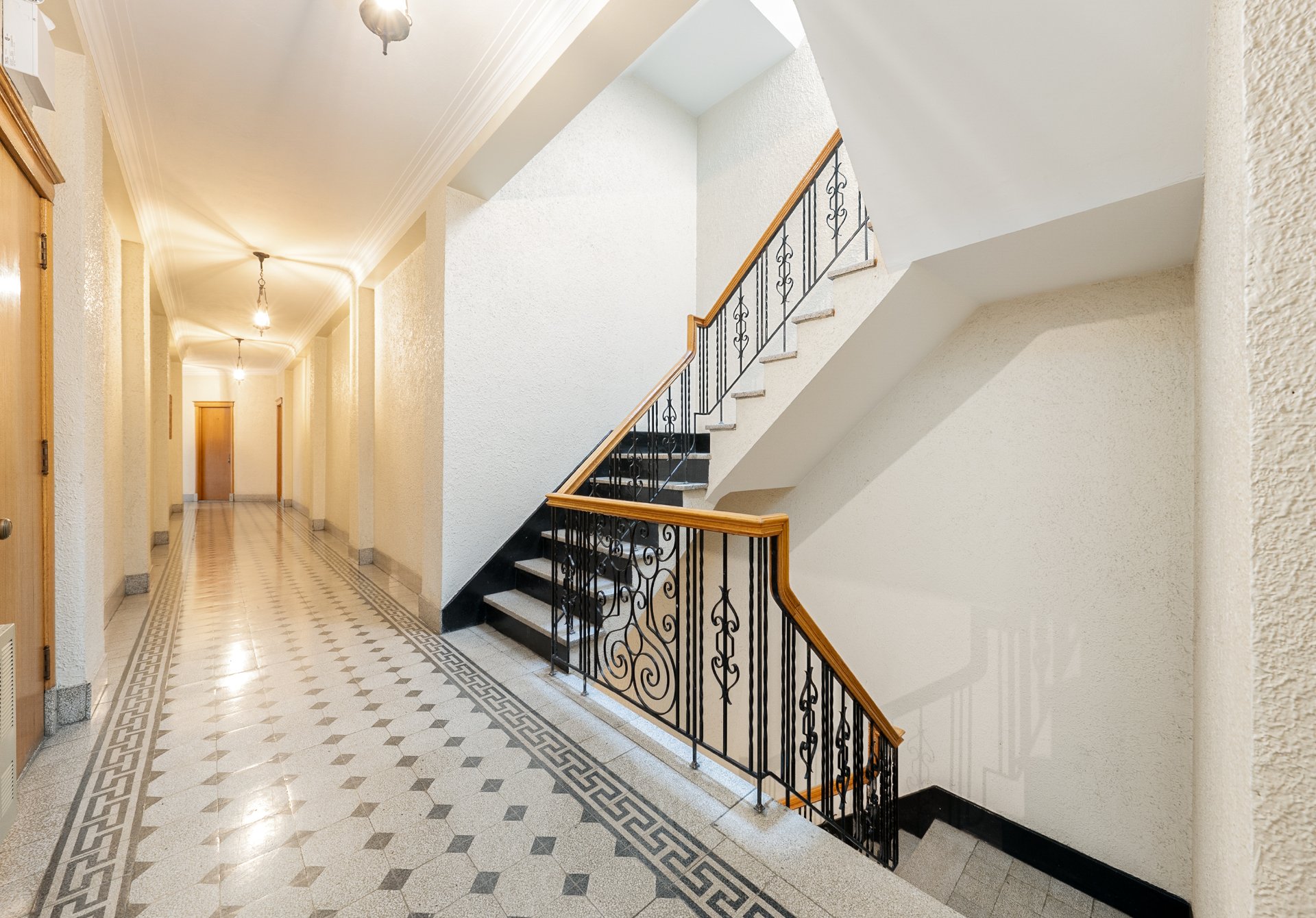 Photo - PASAGEWAY