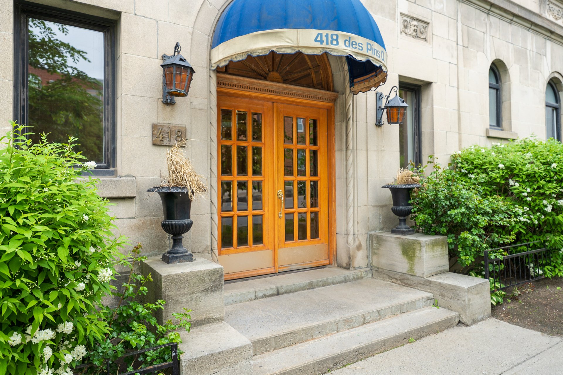 Photo - Entrée extérieure