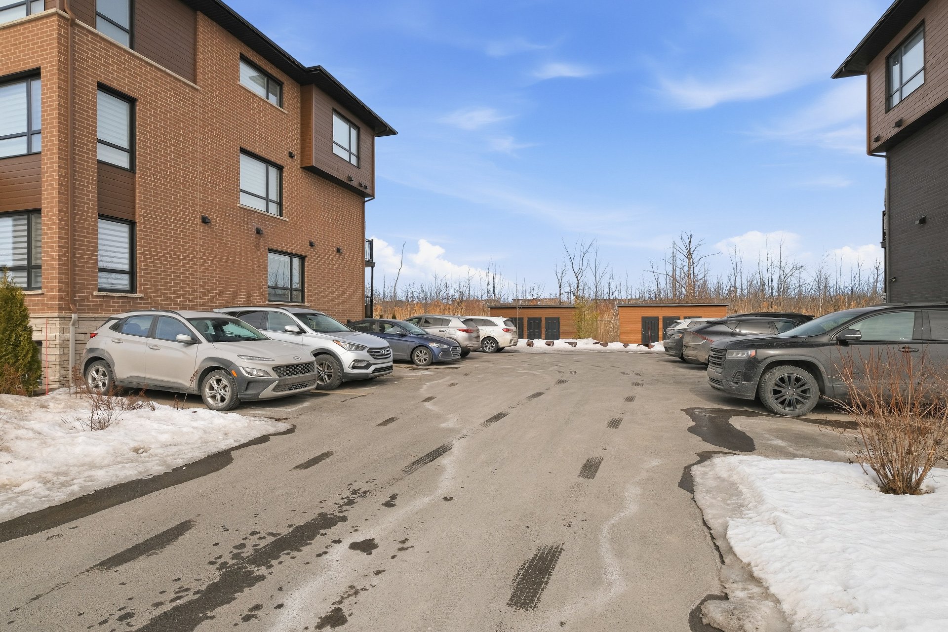 Photo - Stationnement