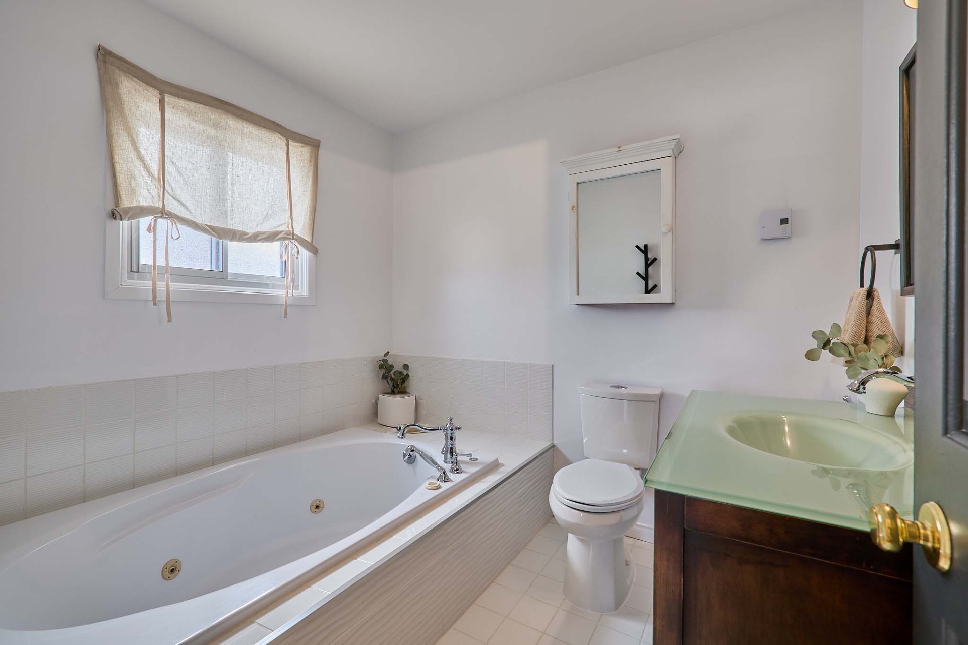 Photo - Salle de bains attenante à la CCP