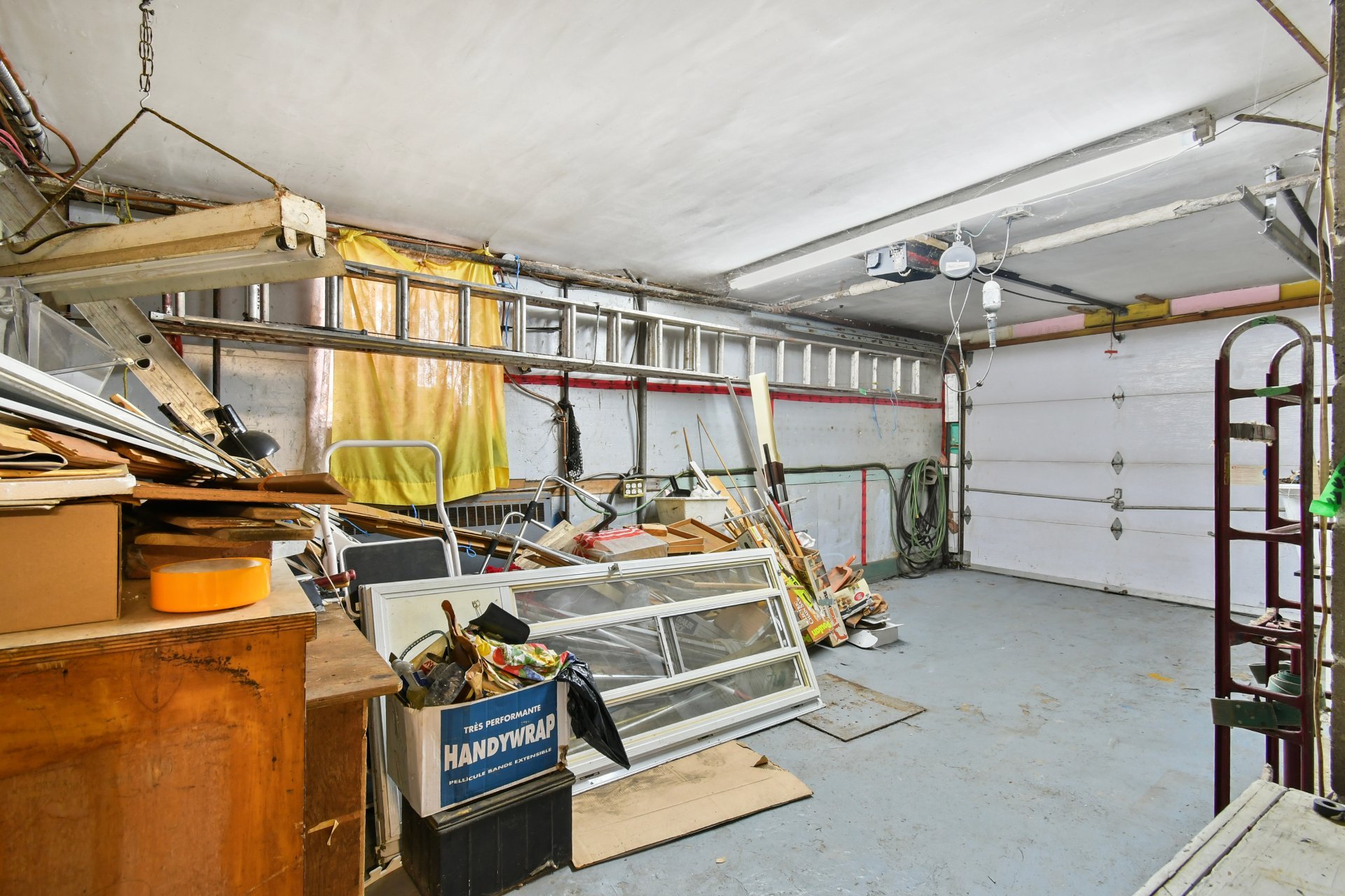 Photo - Garage