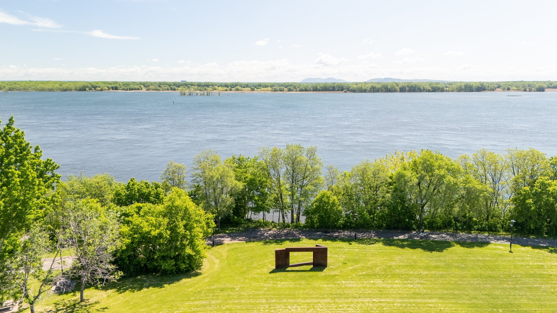 Photo - Vue sur l'eau