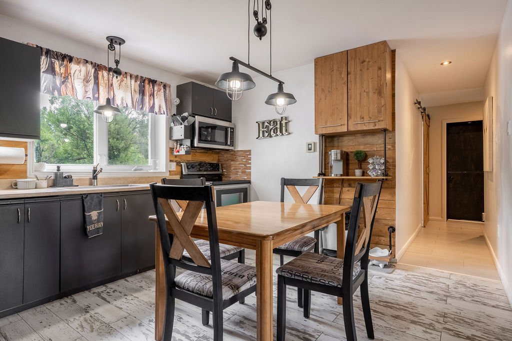 Photo - Dining room