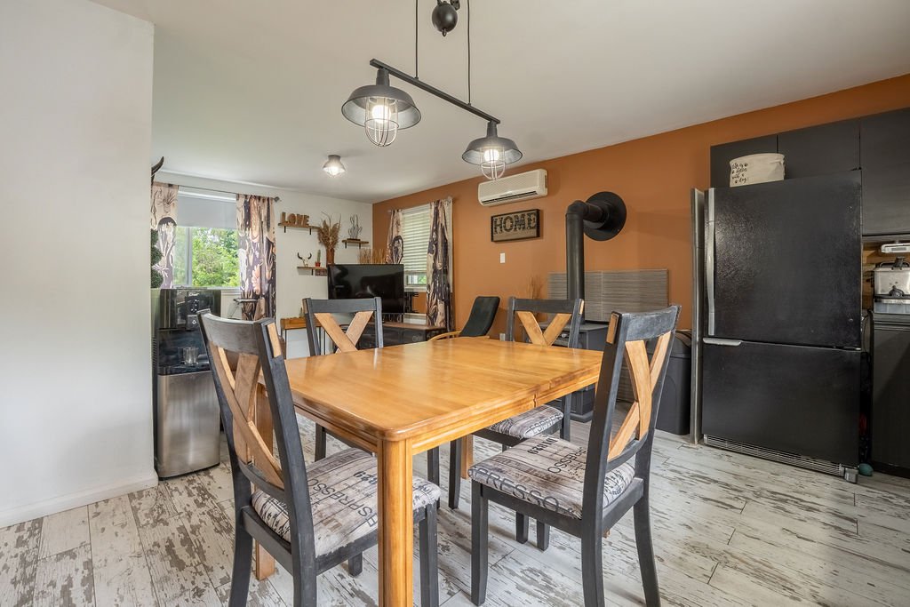Photo - Dining room