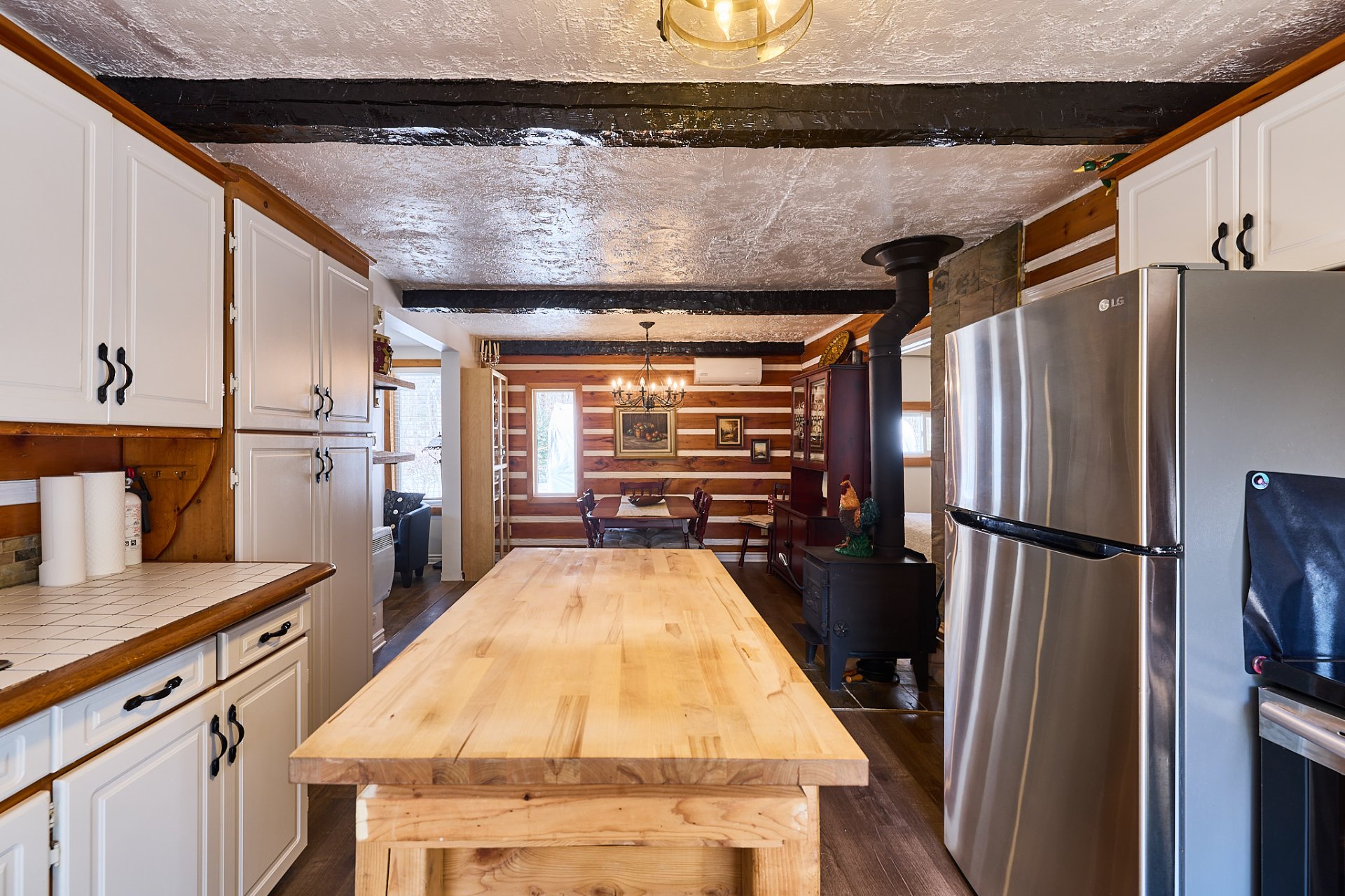 Photo - Kitchen