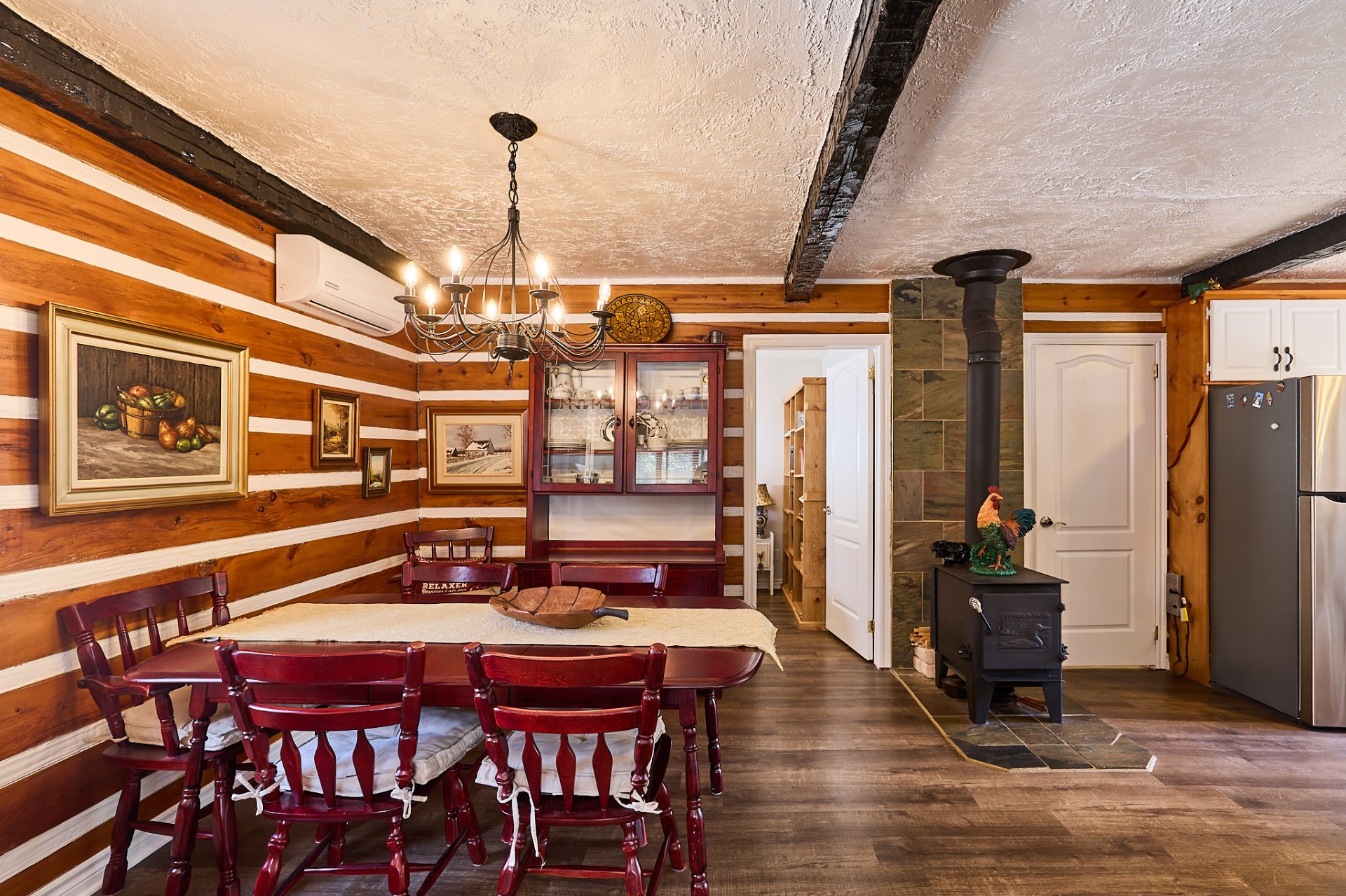 Photo - Dining room