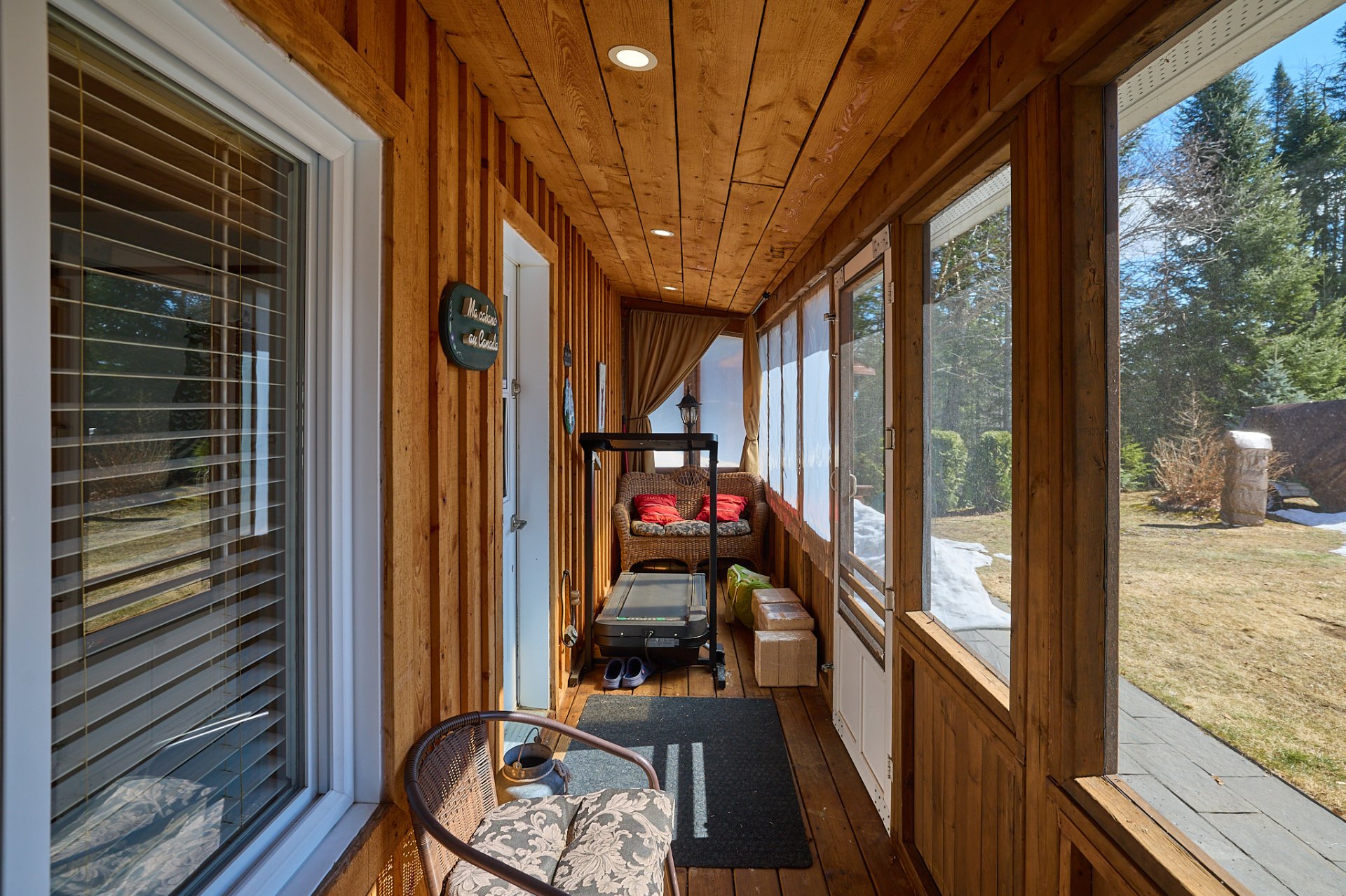 Photo - Hallway