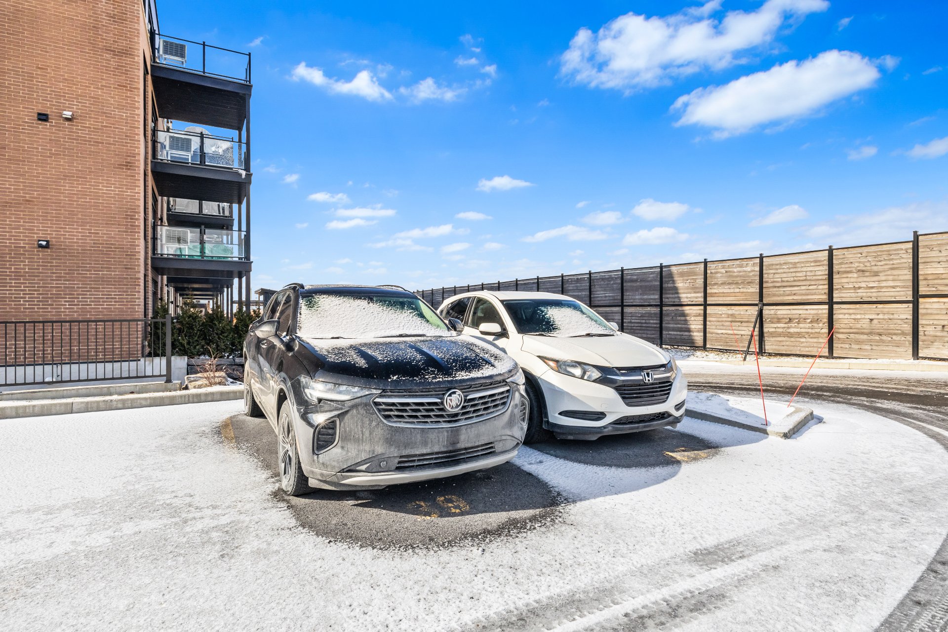 Photo - Stationnement