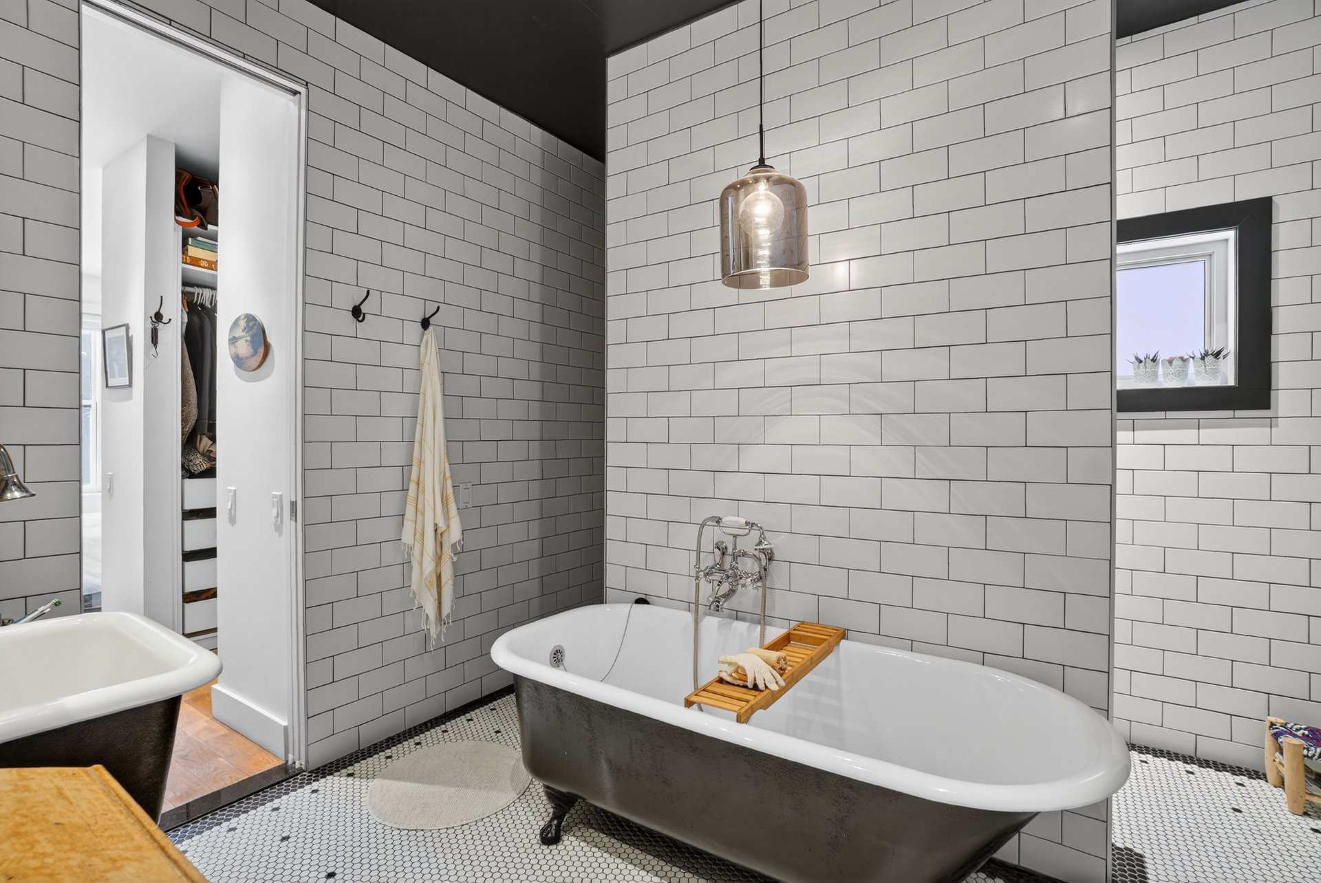 Photo - Salle de bains attenante à la CCP