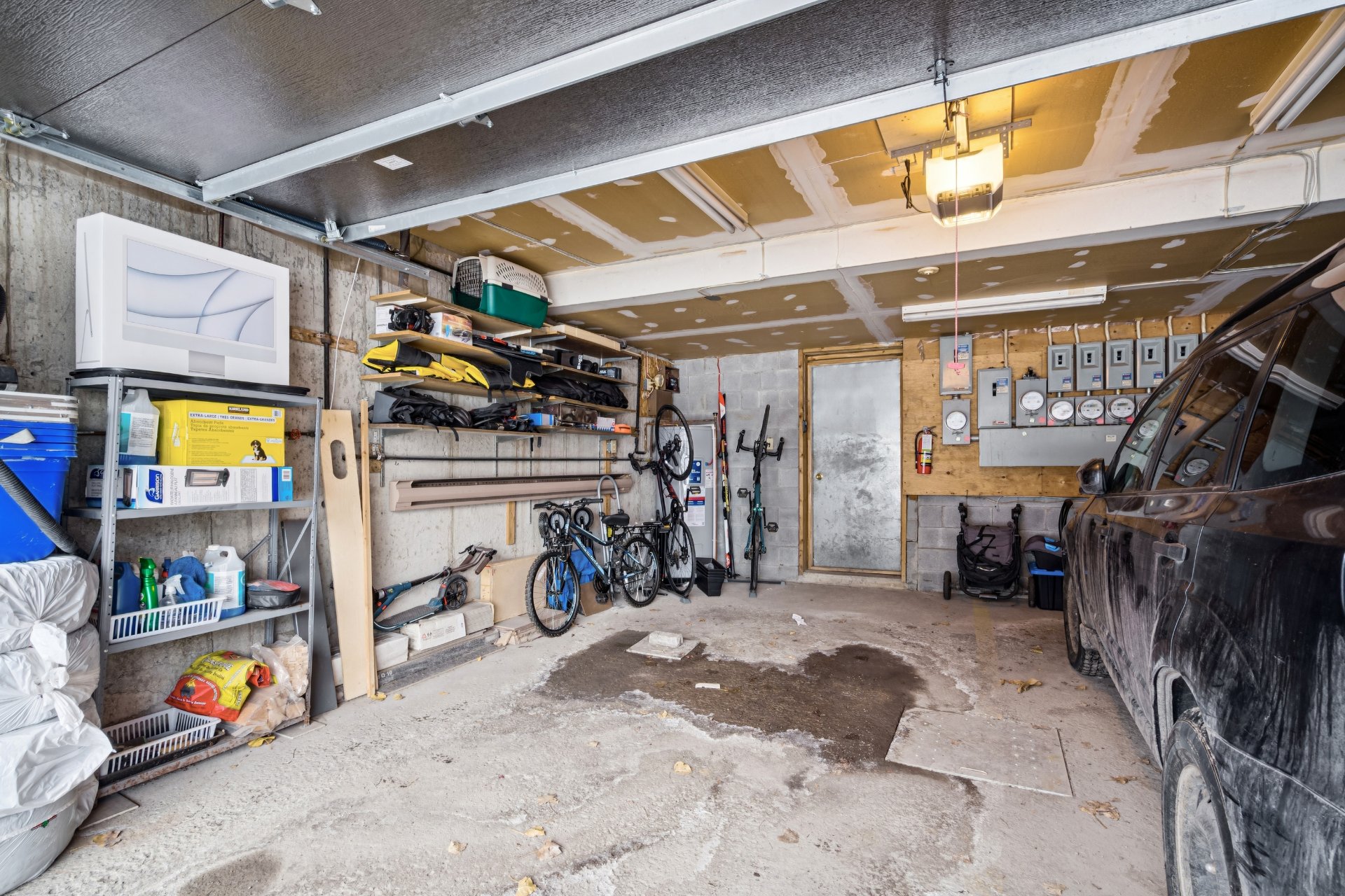 Photo - Garage