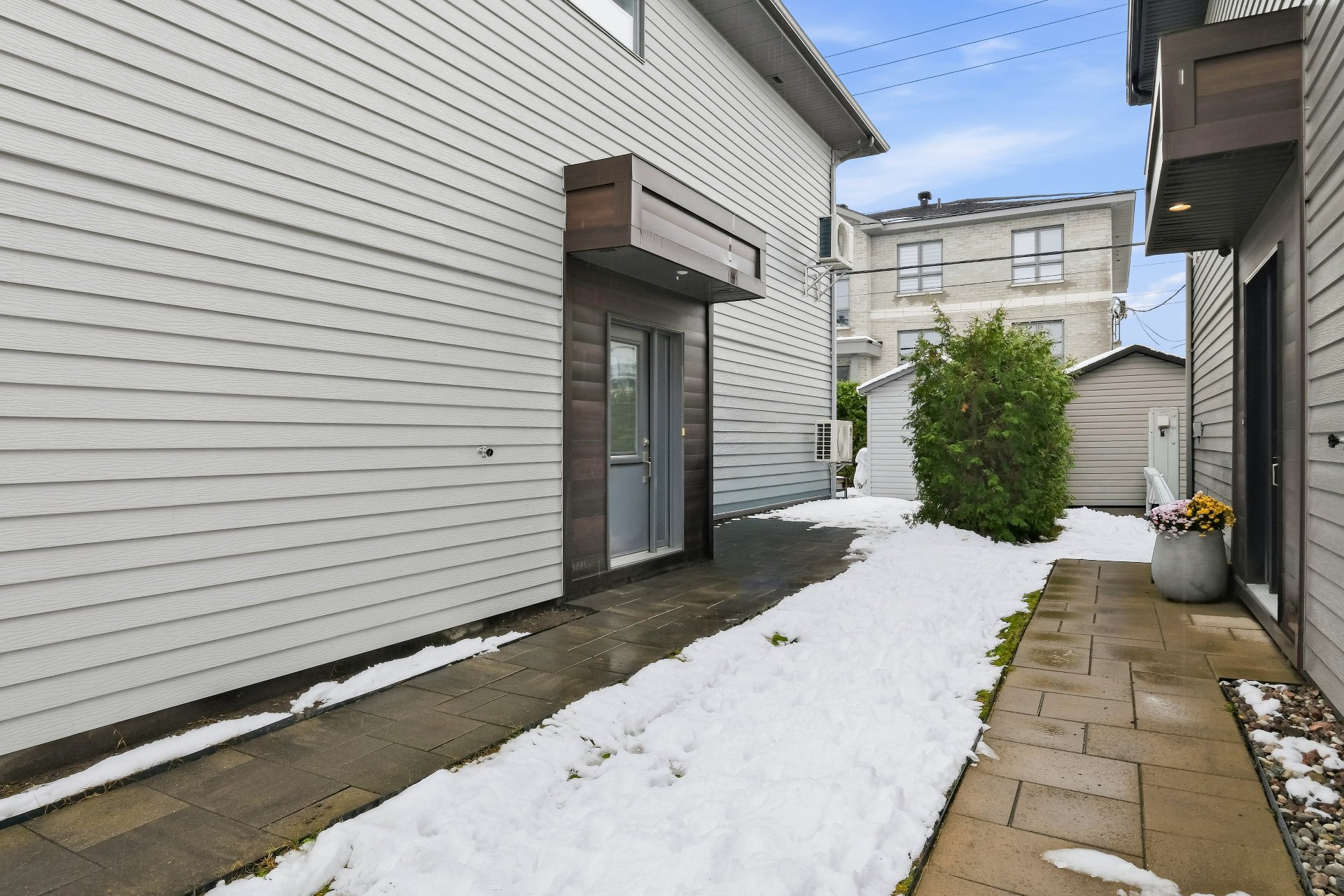 Photo - Exterior entrance