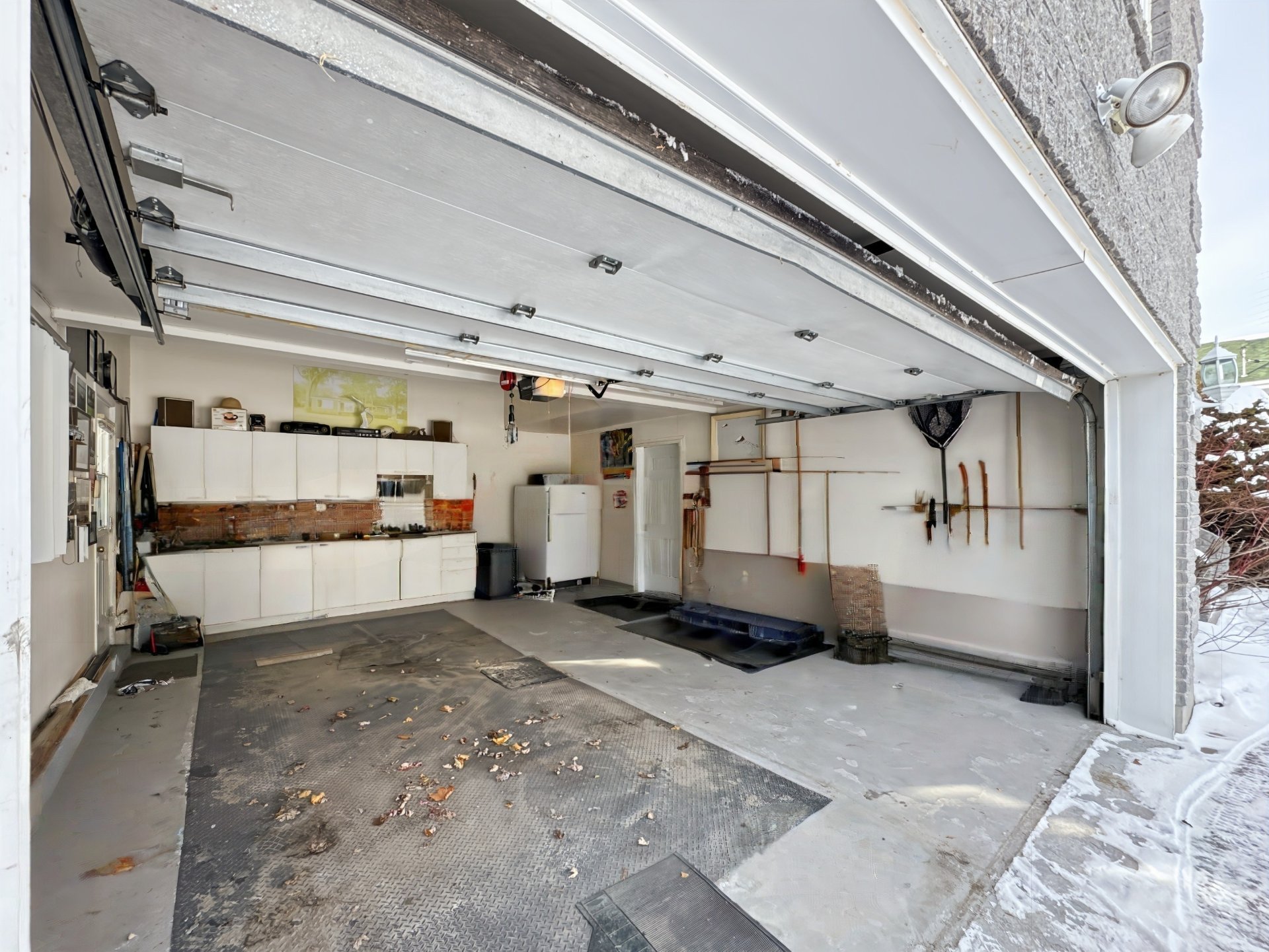 Photo - Garage
