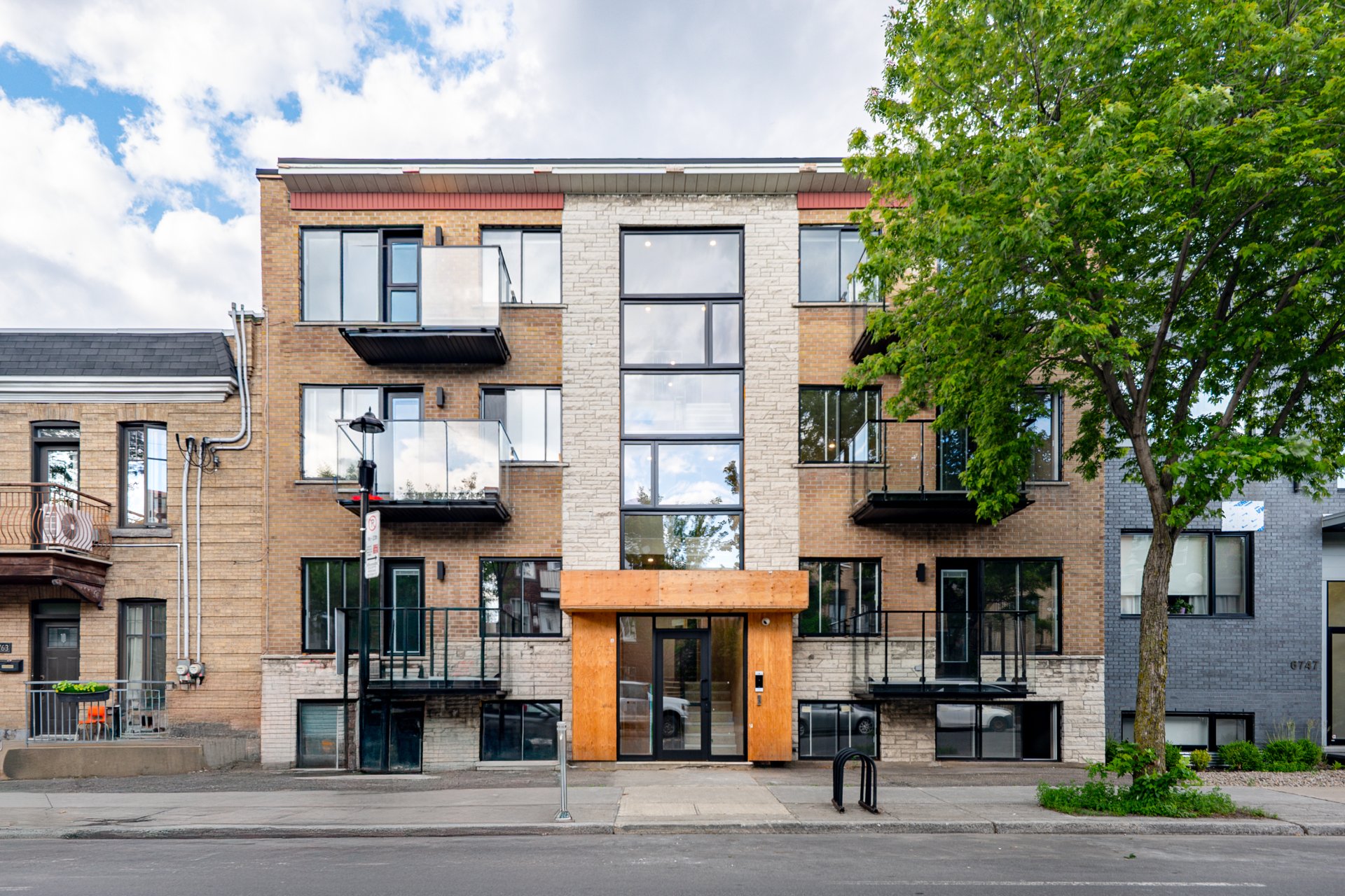 Photo - Frontage