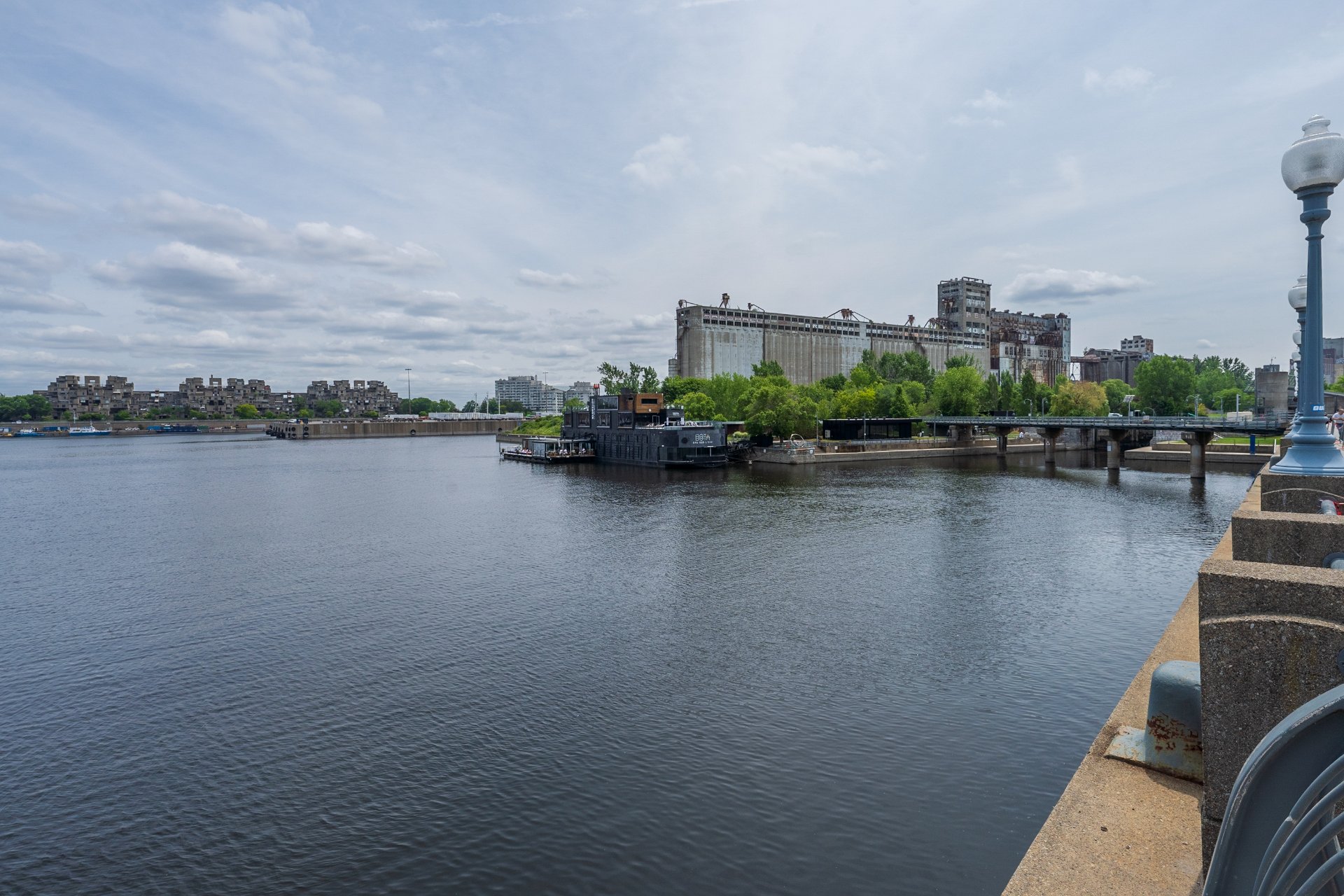 Photo - Vue sur l'eau