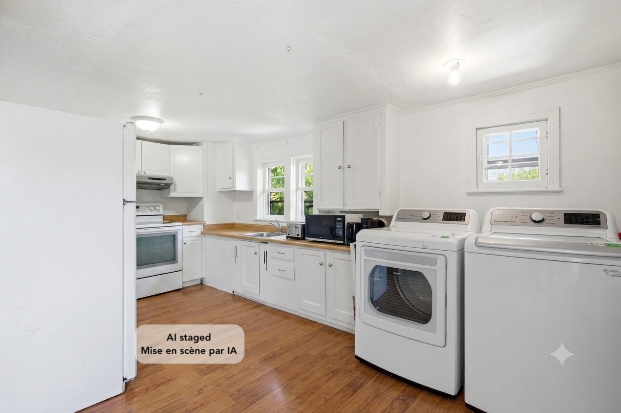 Photo - Kitchen