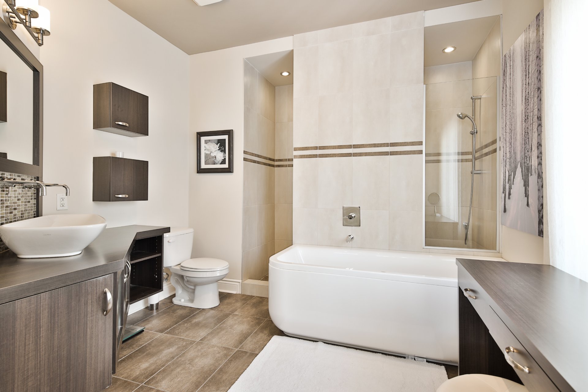 Photo - Salle de bains attenante à la CCP