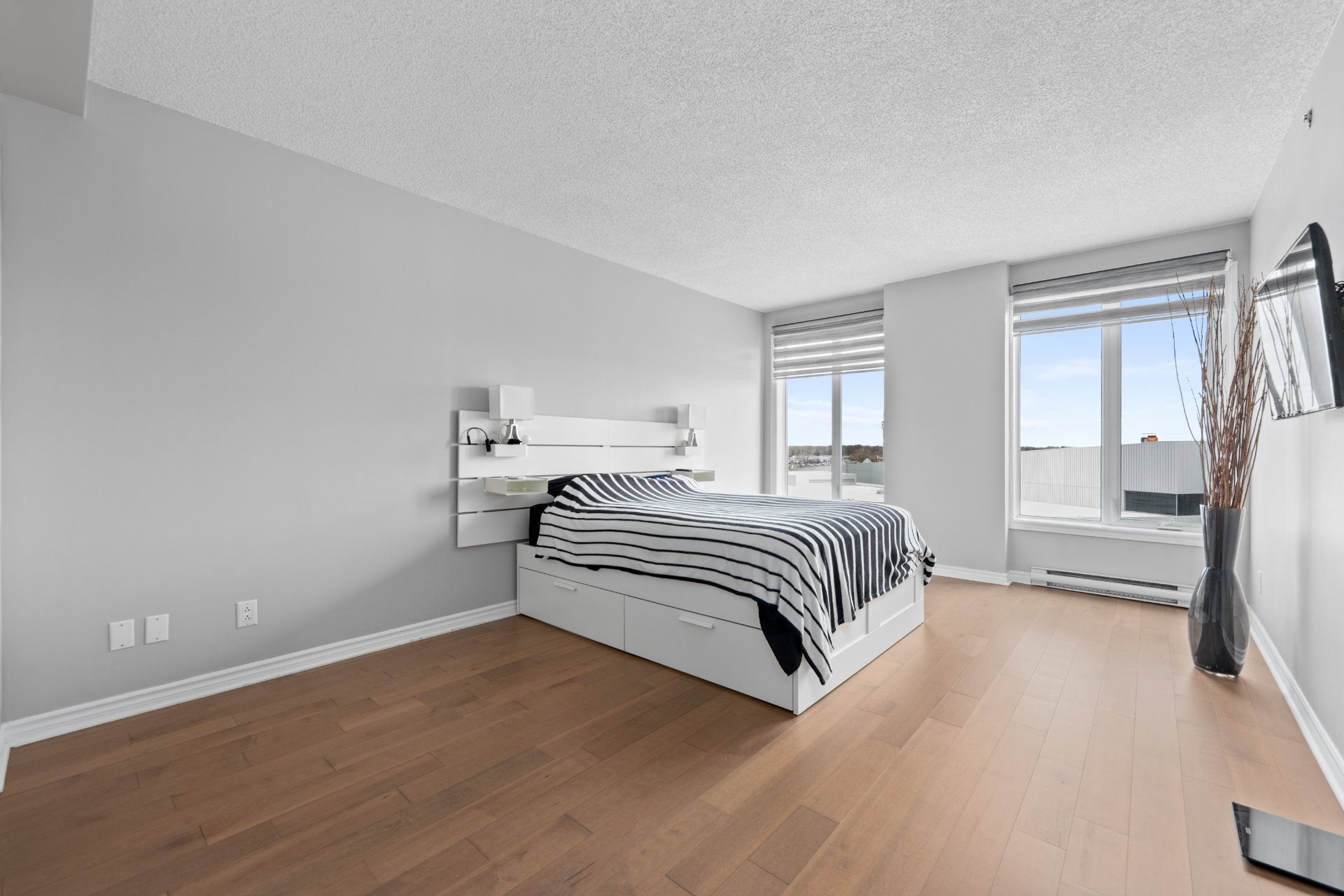 Photo - Primary bedroom