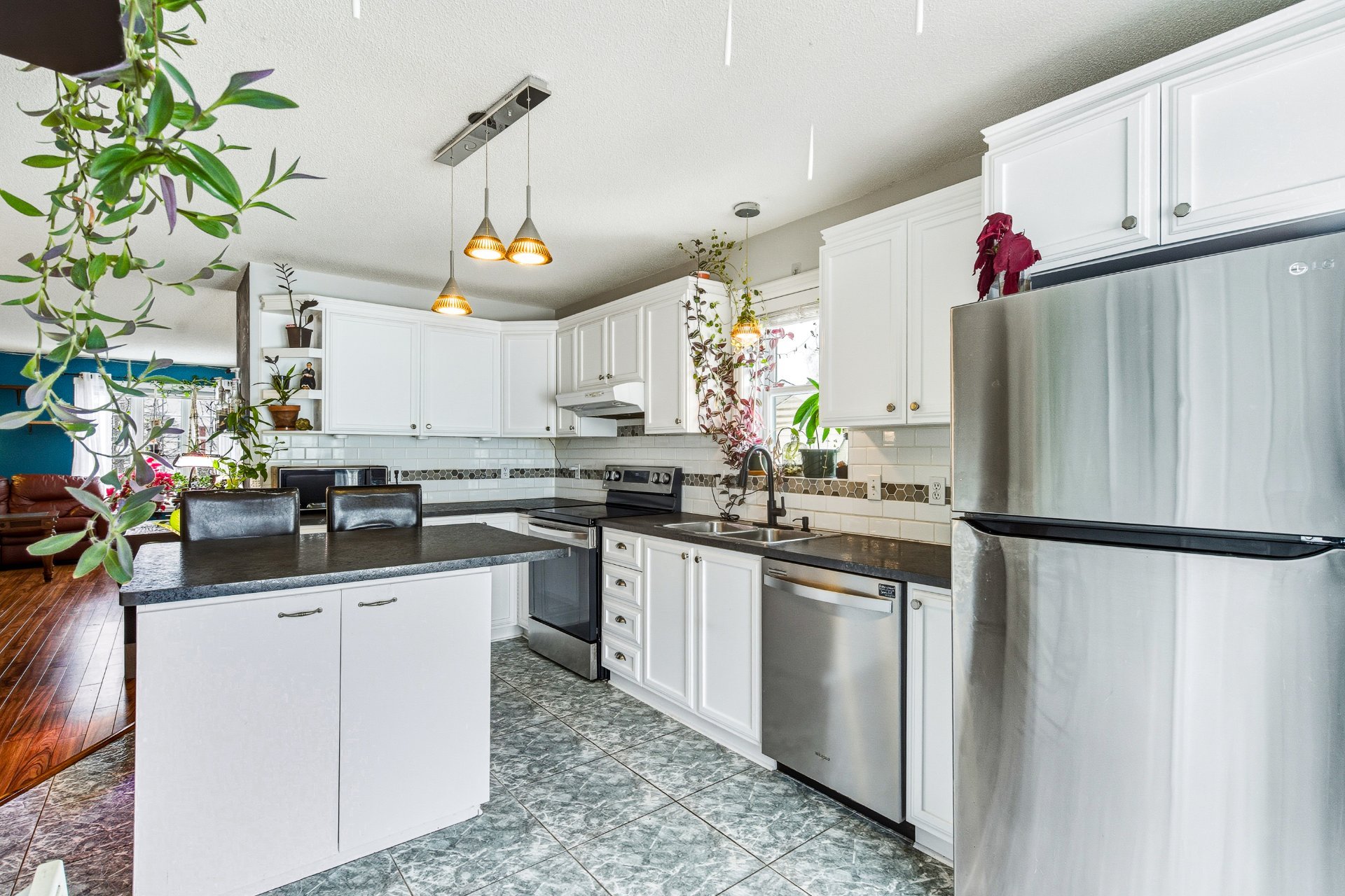 Photo - Kitchen