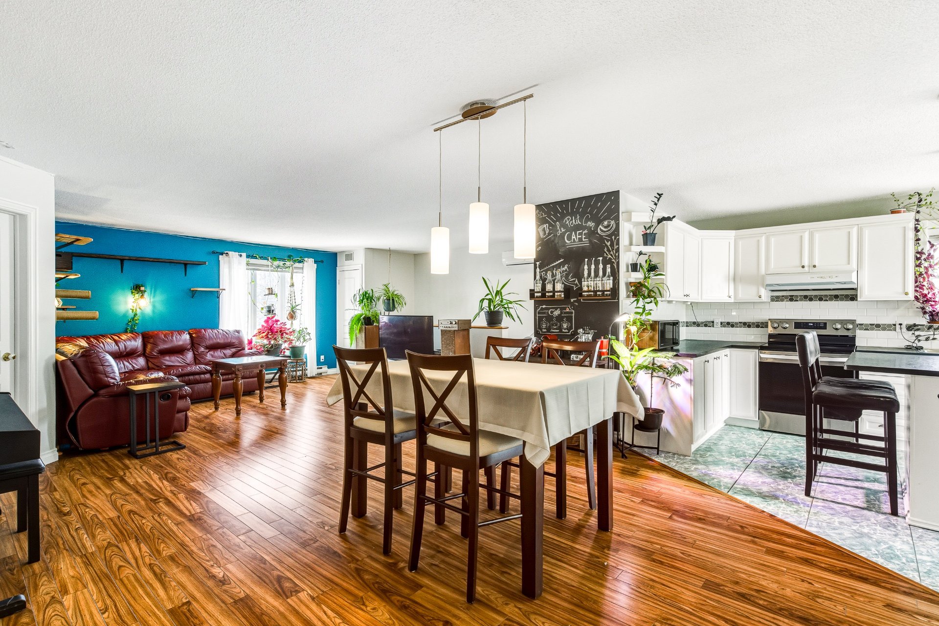 Photo - Dining room