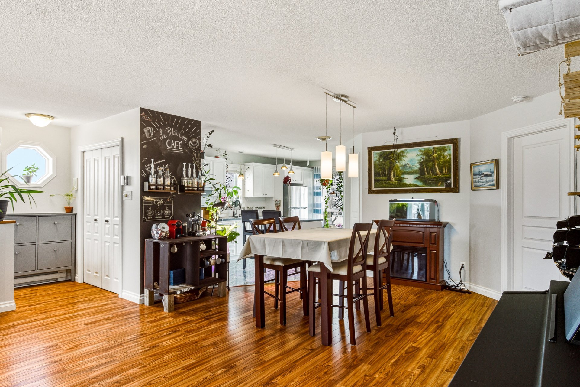 Photo - Dining room