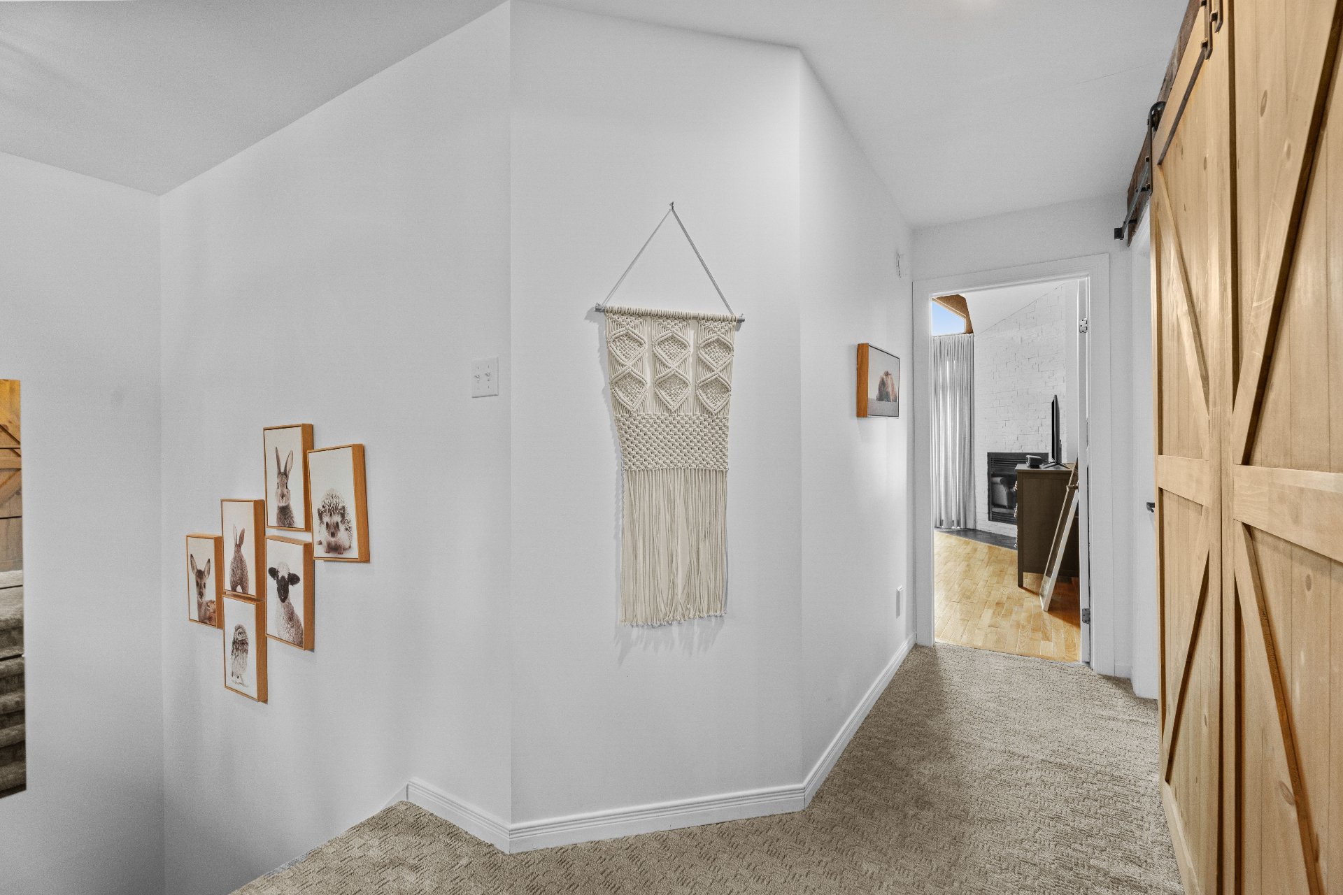 Photo - PASAGEWAY