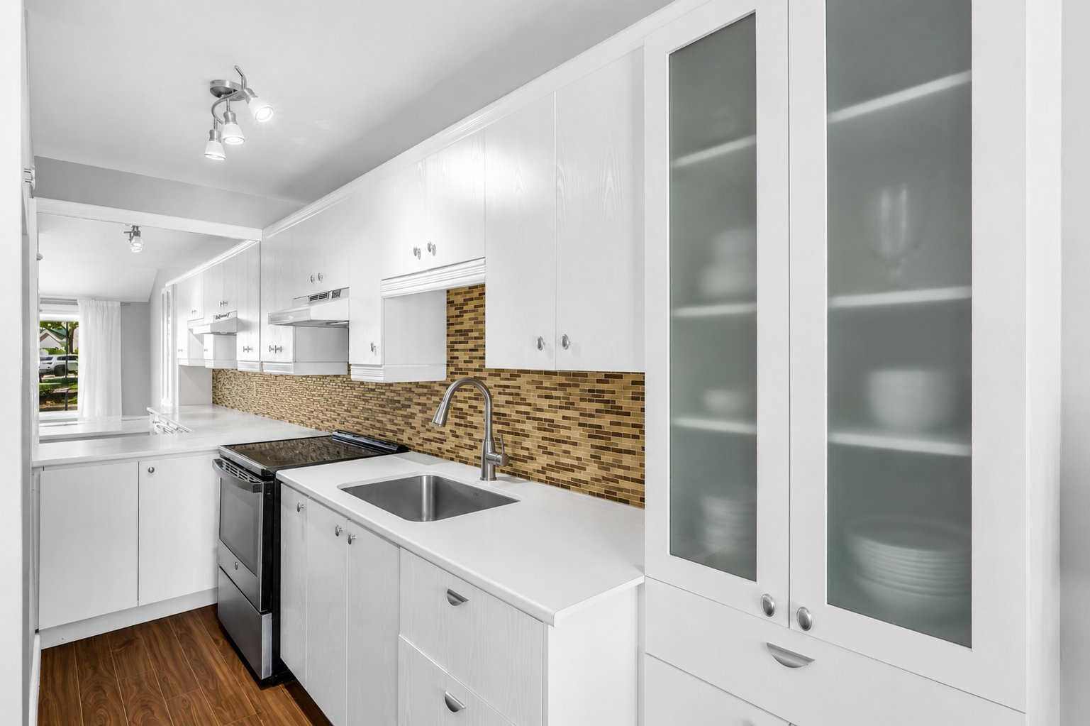 Photo - Kitchen