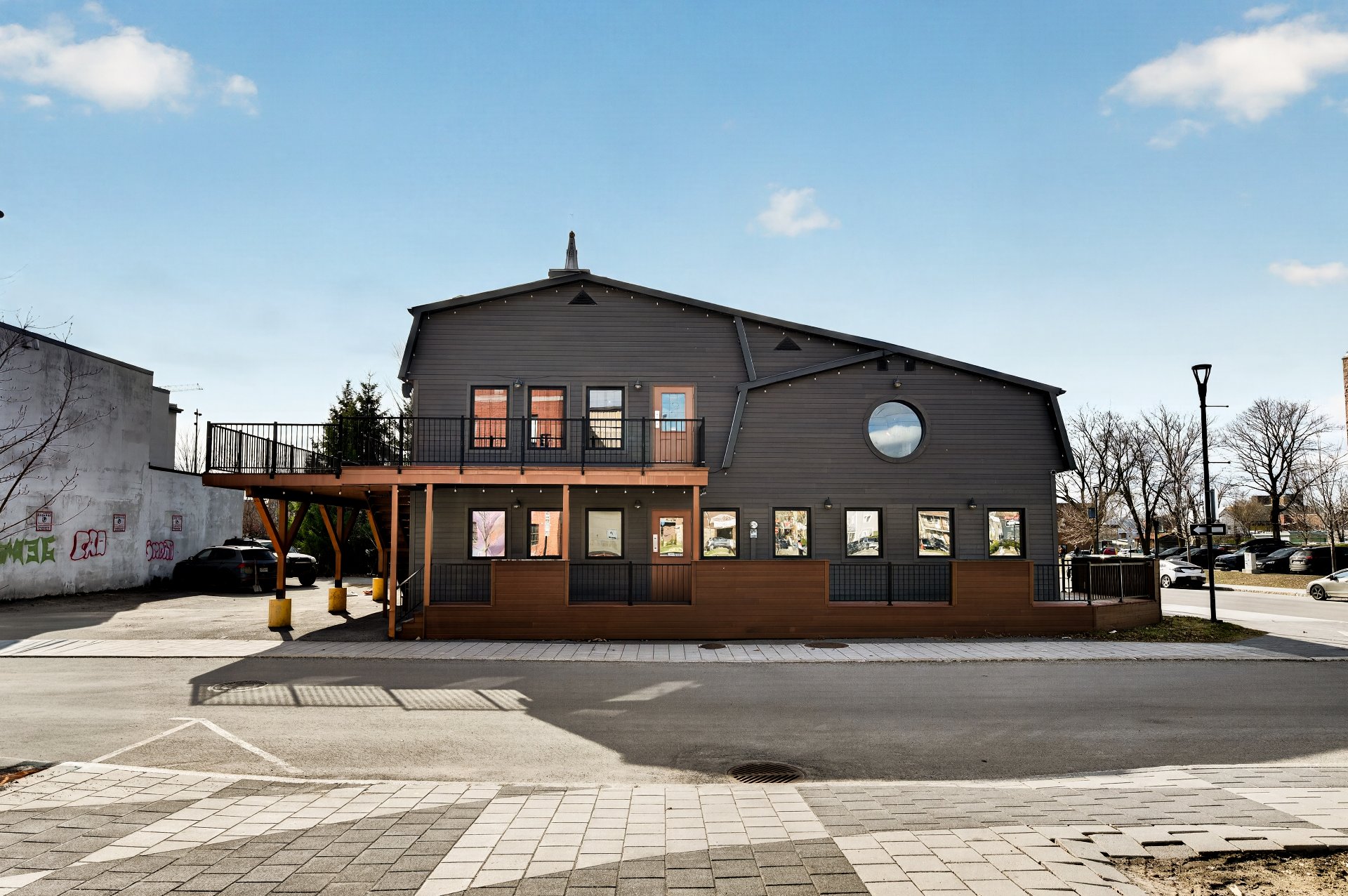 Photo - Exterior