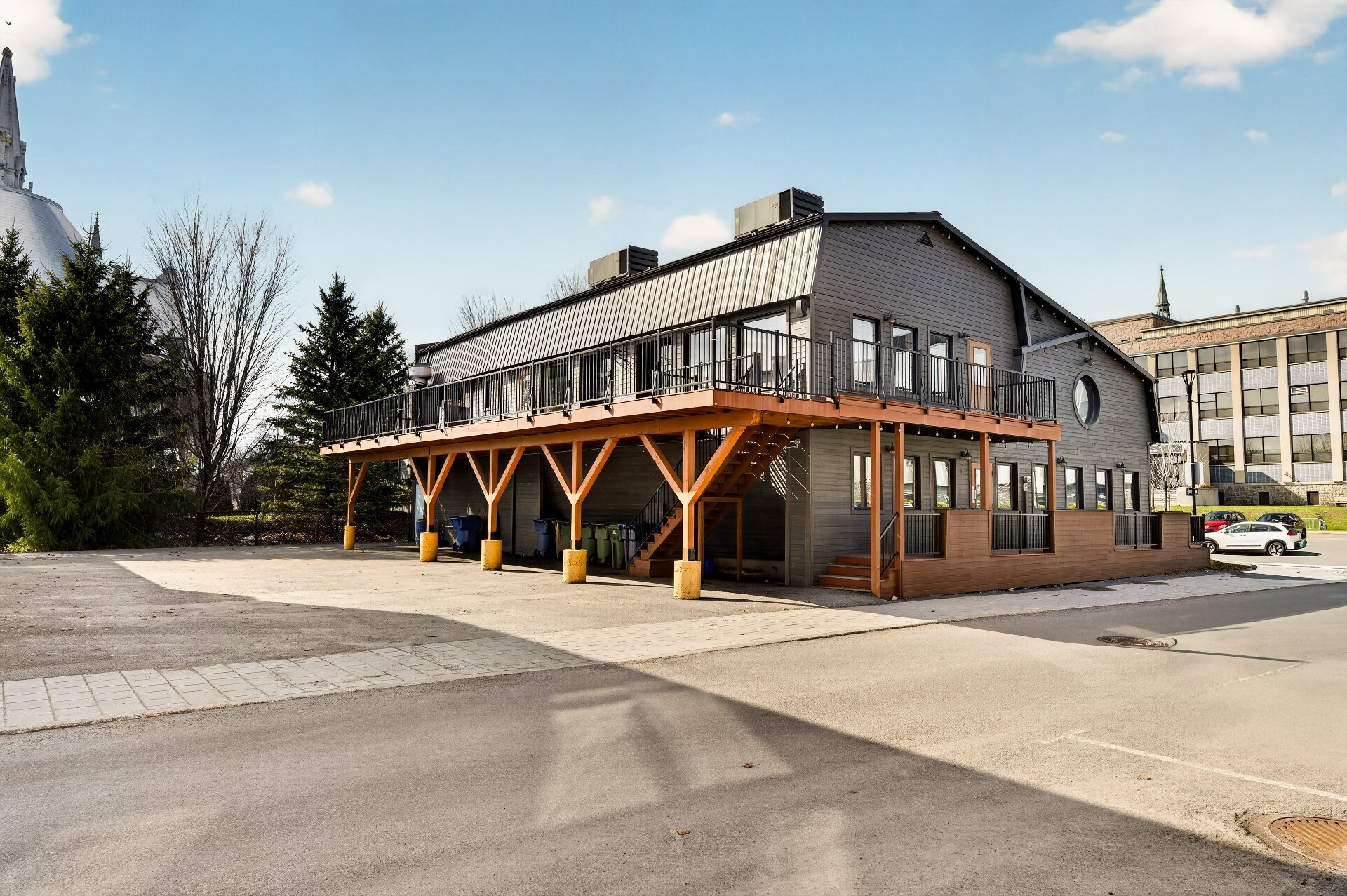Photo - Exterior