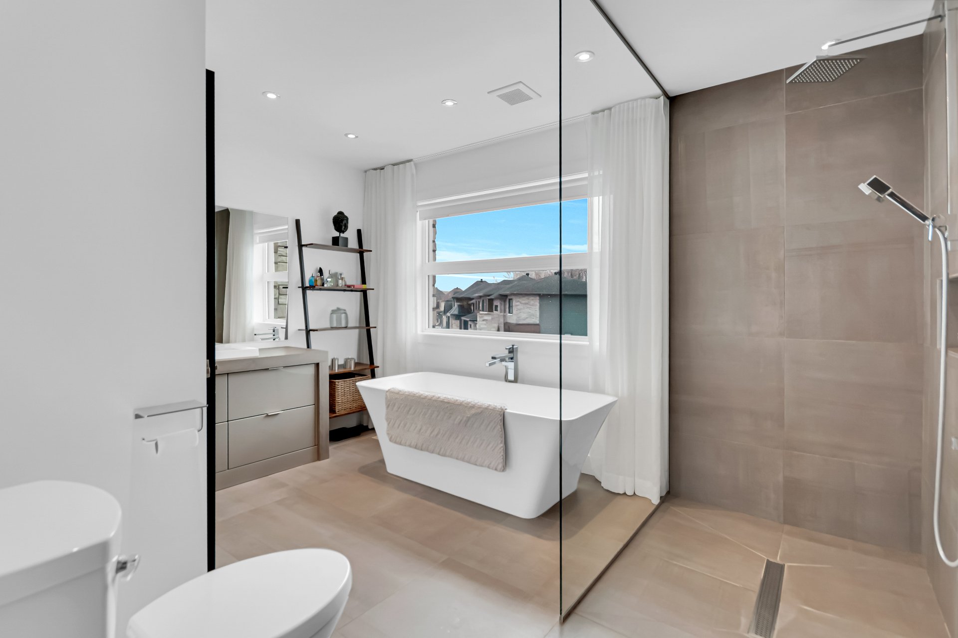 Photo - Salle de bains attenante à la CCP