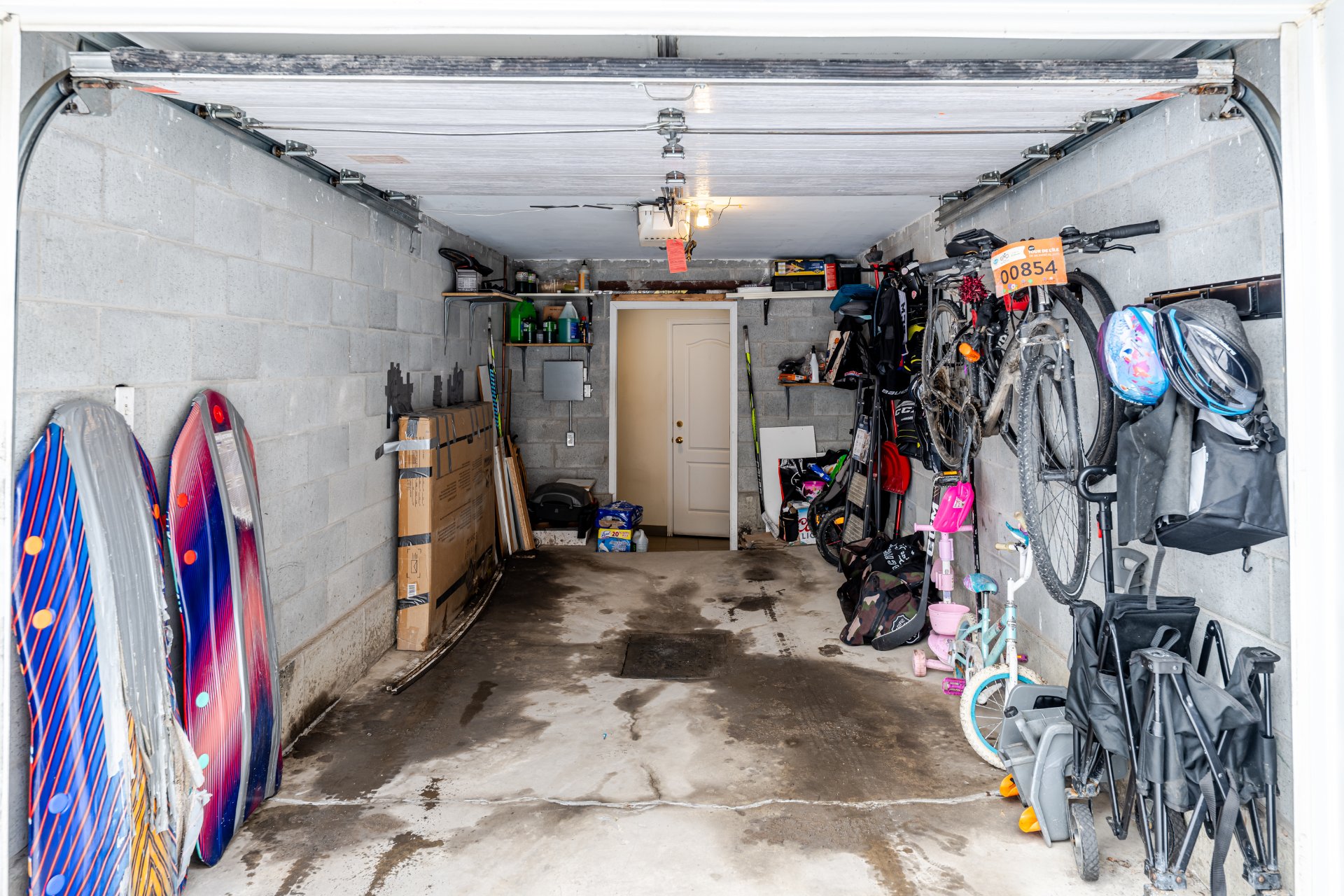 Photo - Garage