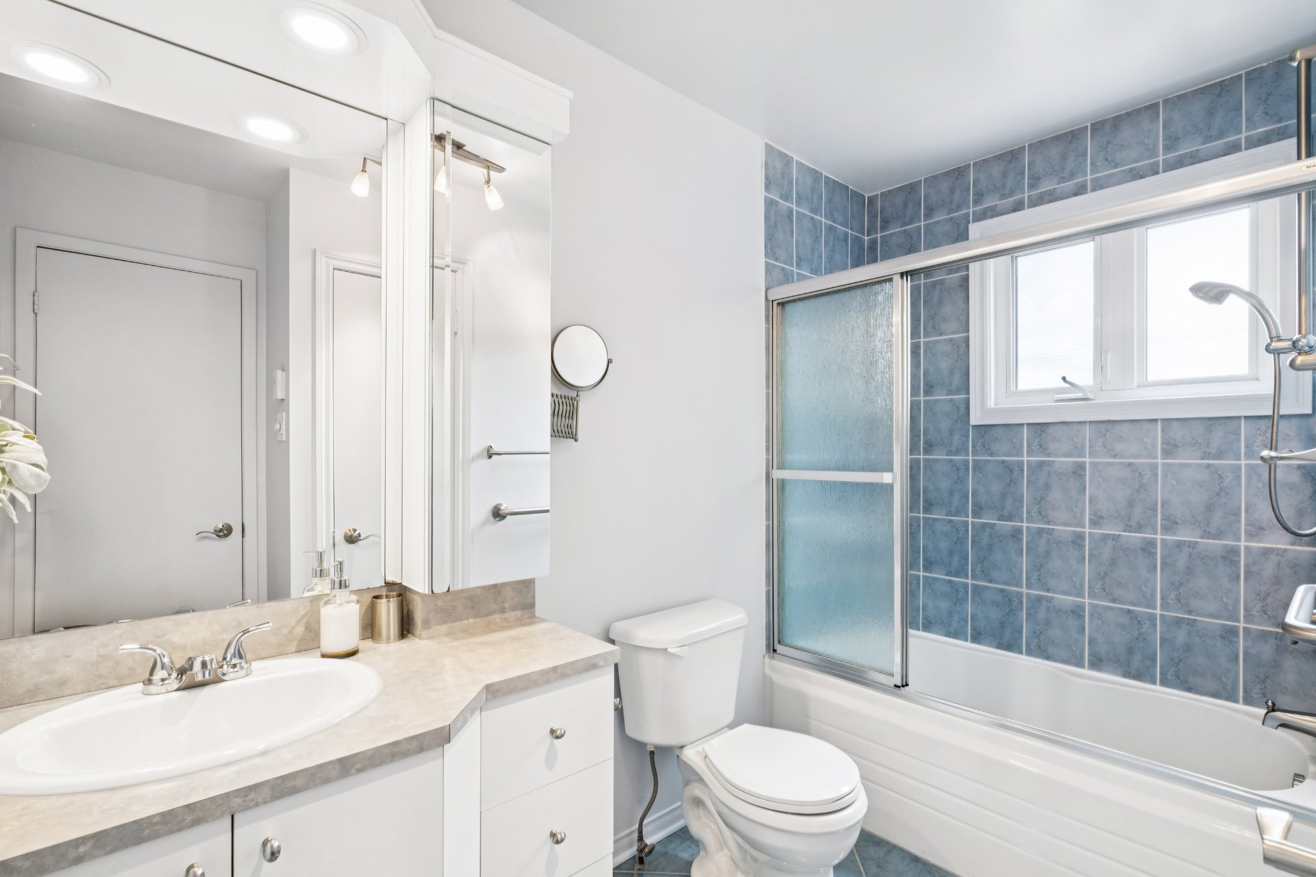 Photo - Bathroom