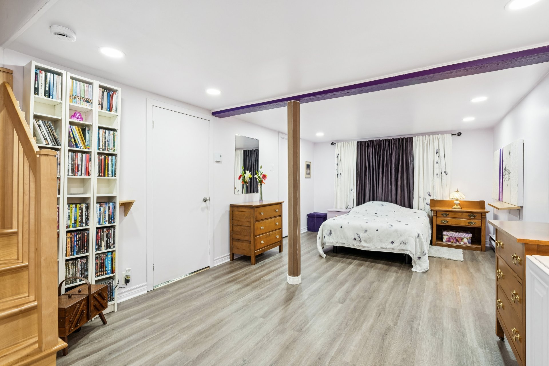 Photo - Family room
