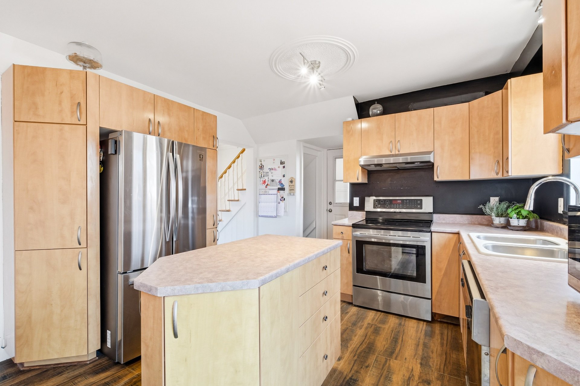 Photo - Kitchen