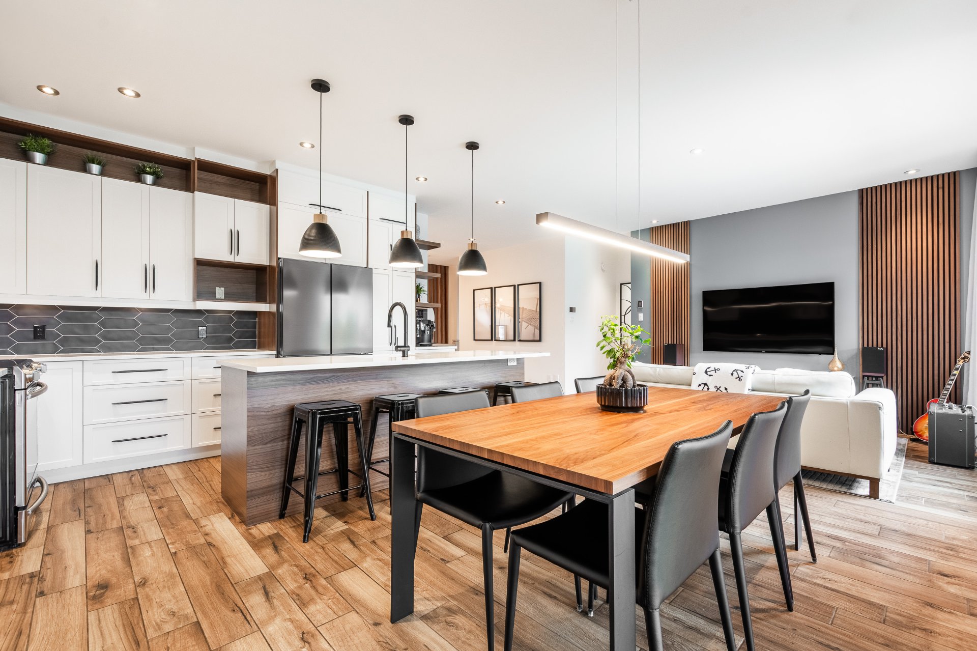 Photo - Dining room