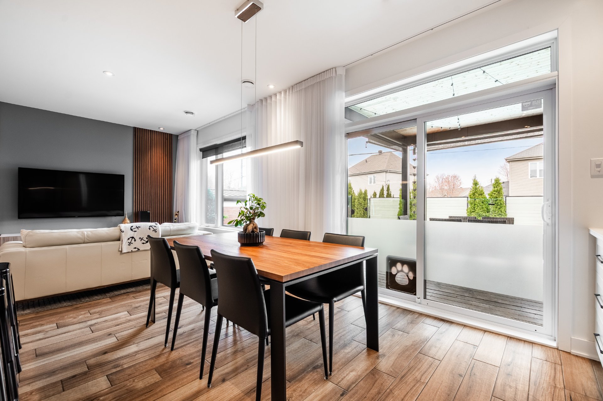 Photo - Dining room