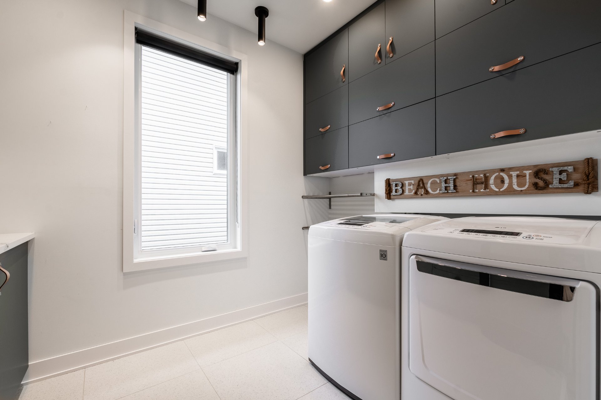 Photo - Laundry room
