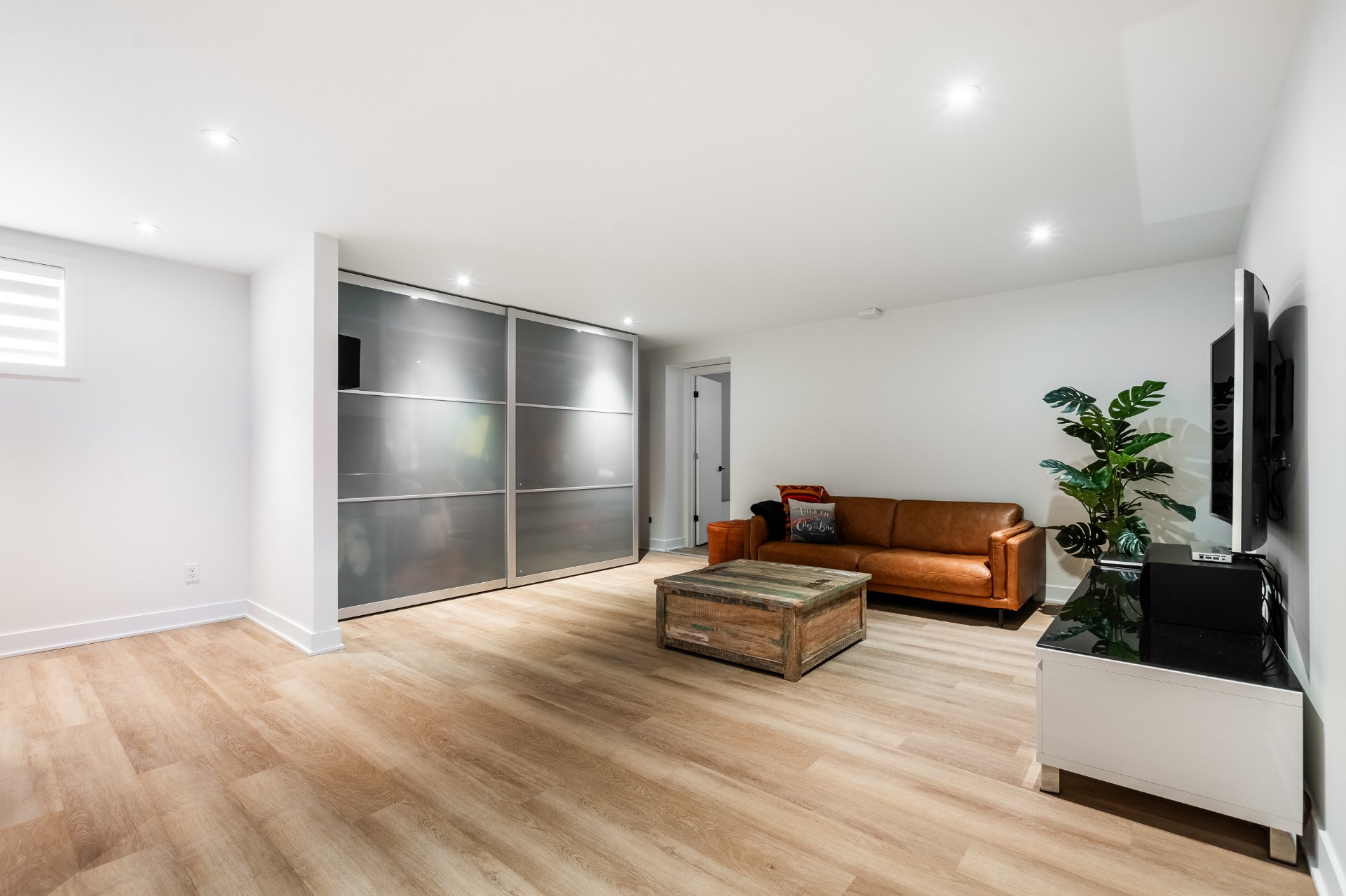 Photo - Family room