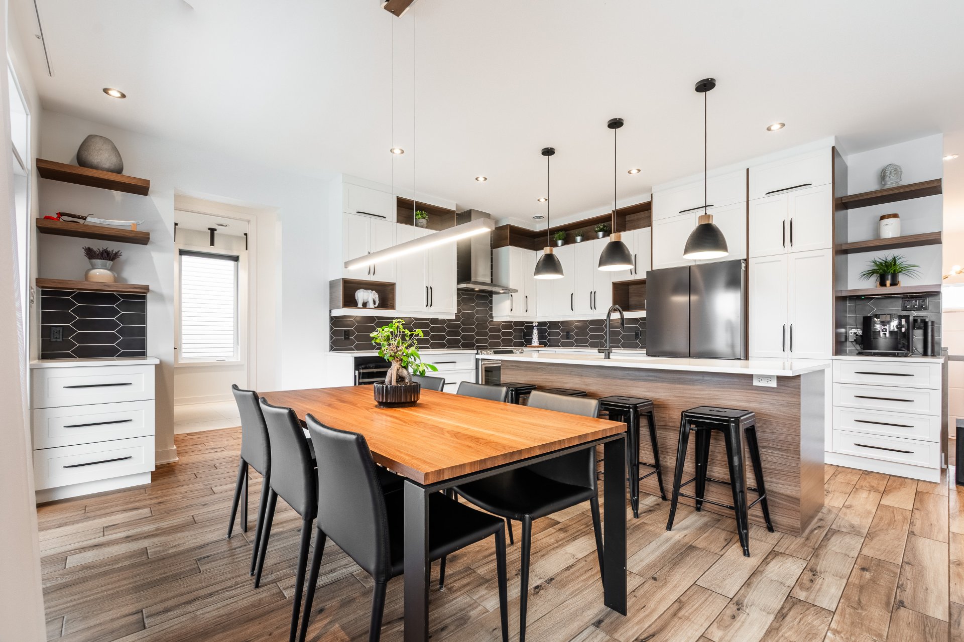 Photo - Dining room