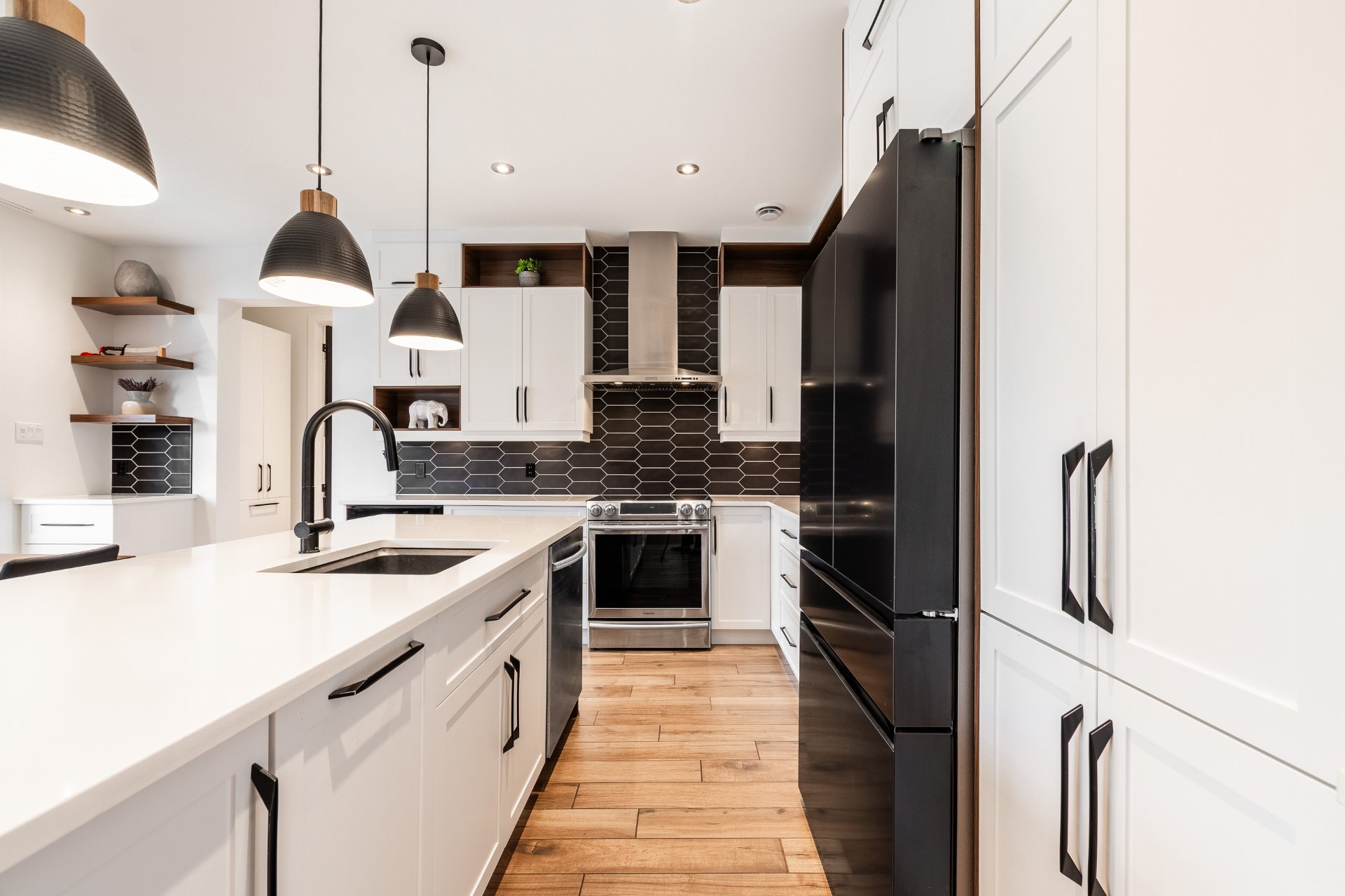 Photo - Kitchen