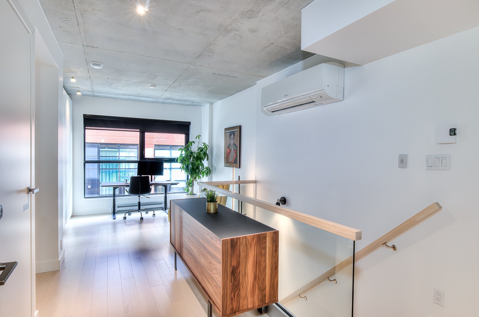 Photo - Mezzanine