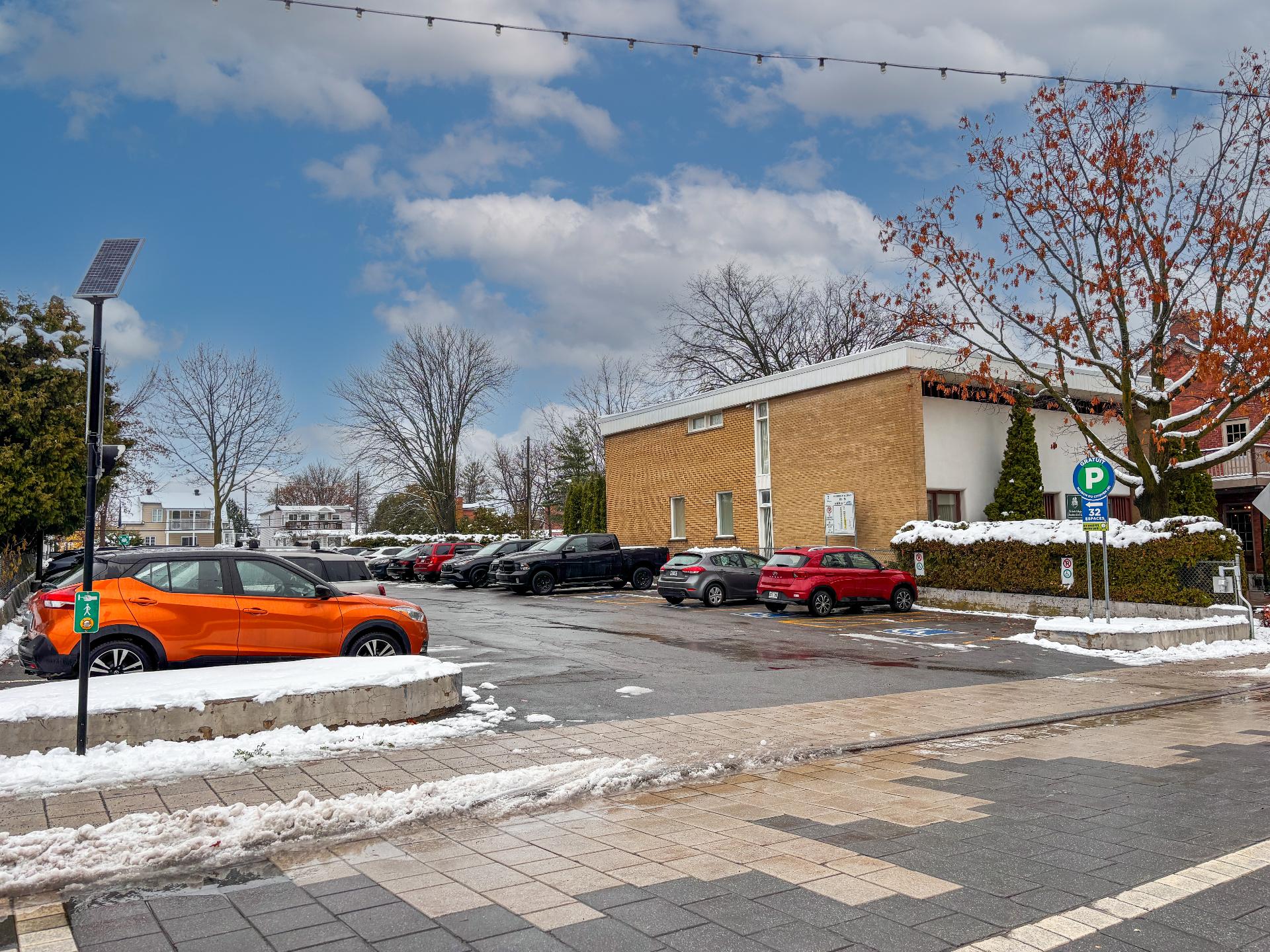 Photo - Stationnement