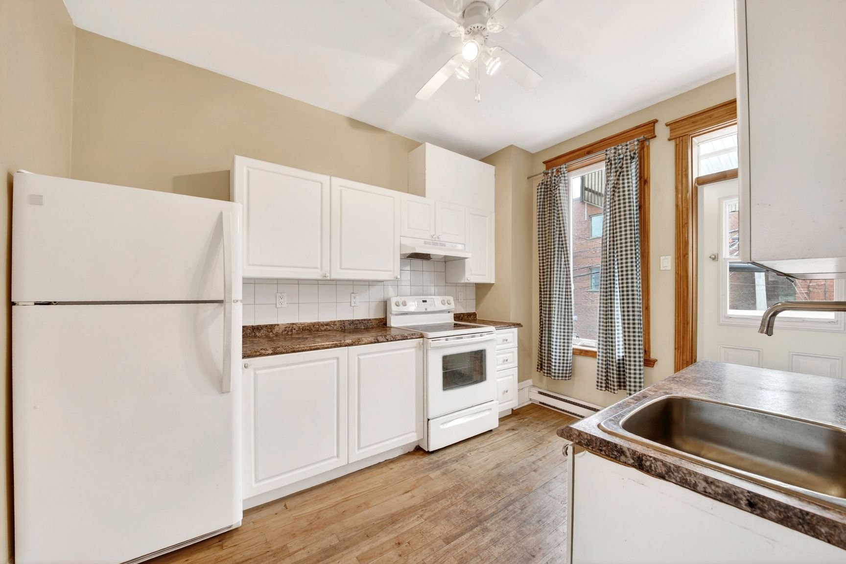 Photo - Kitchen