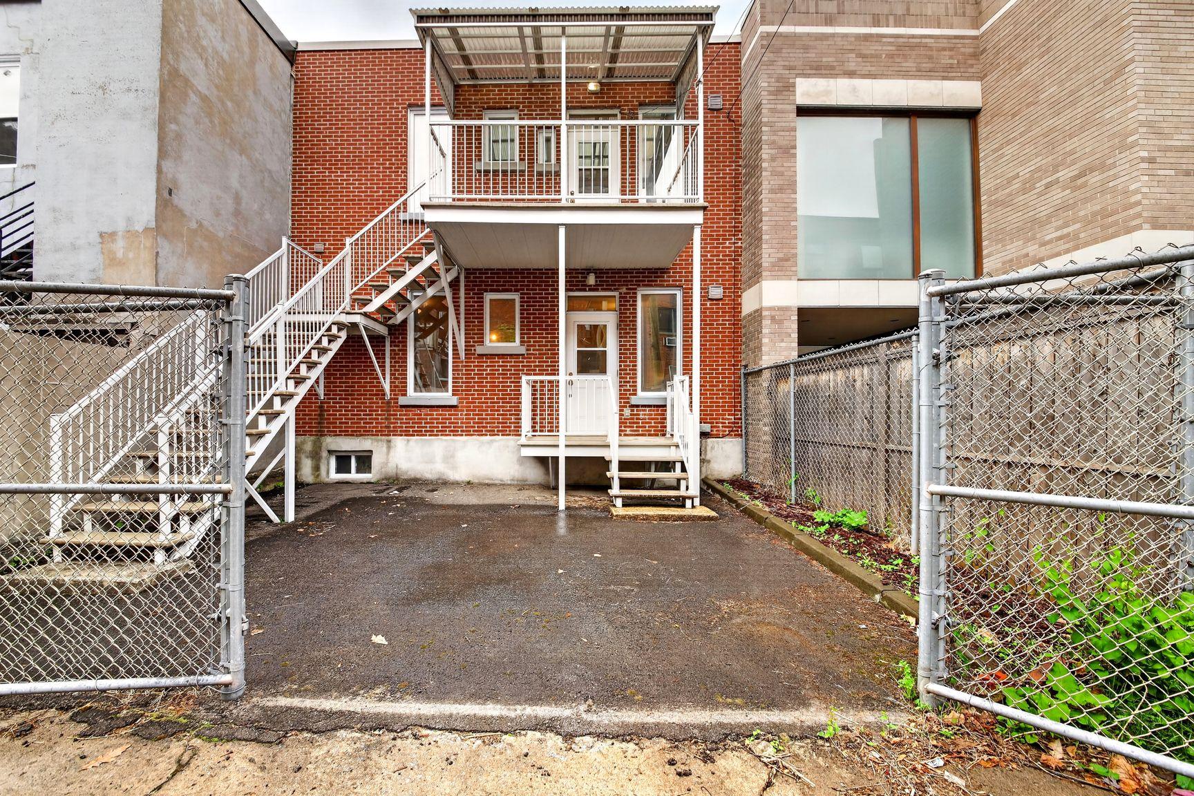 Photo - Back facade