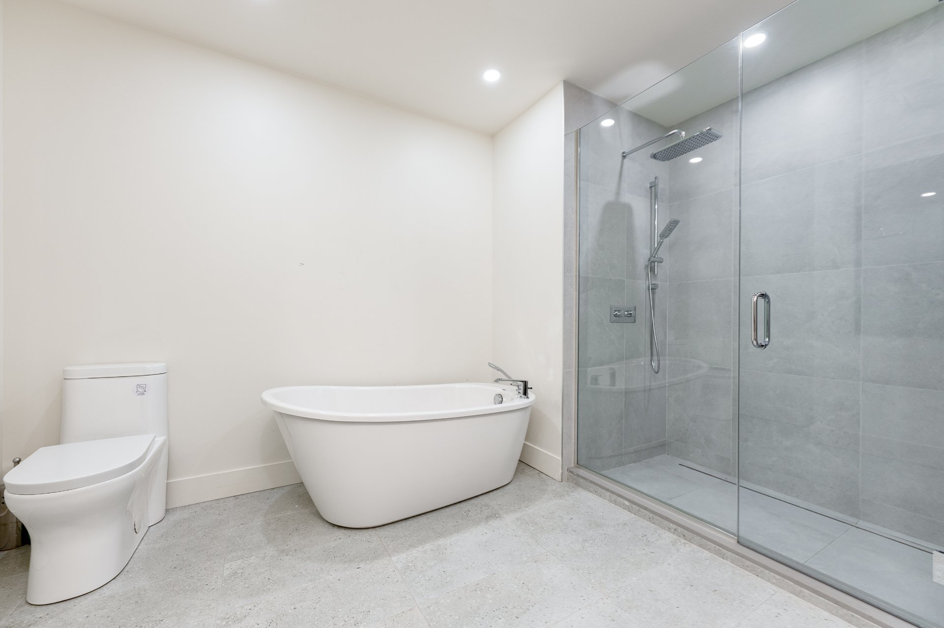 Photo - Salle de bains attenante à la CCP