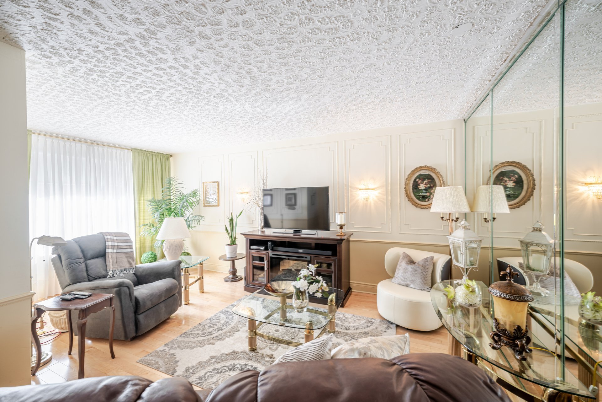 Photo - Salon