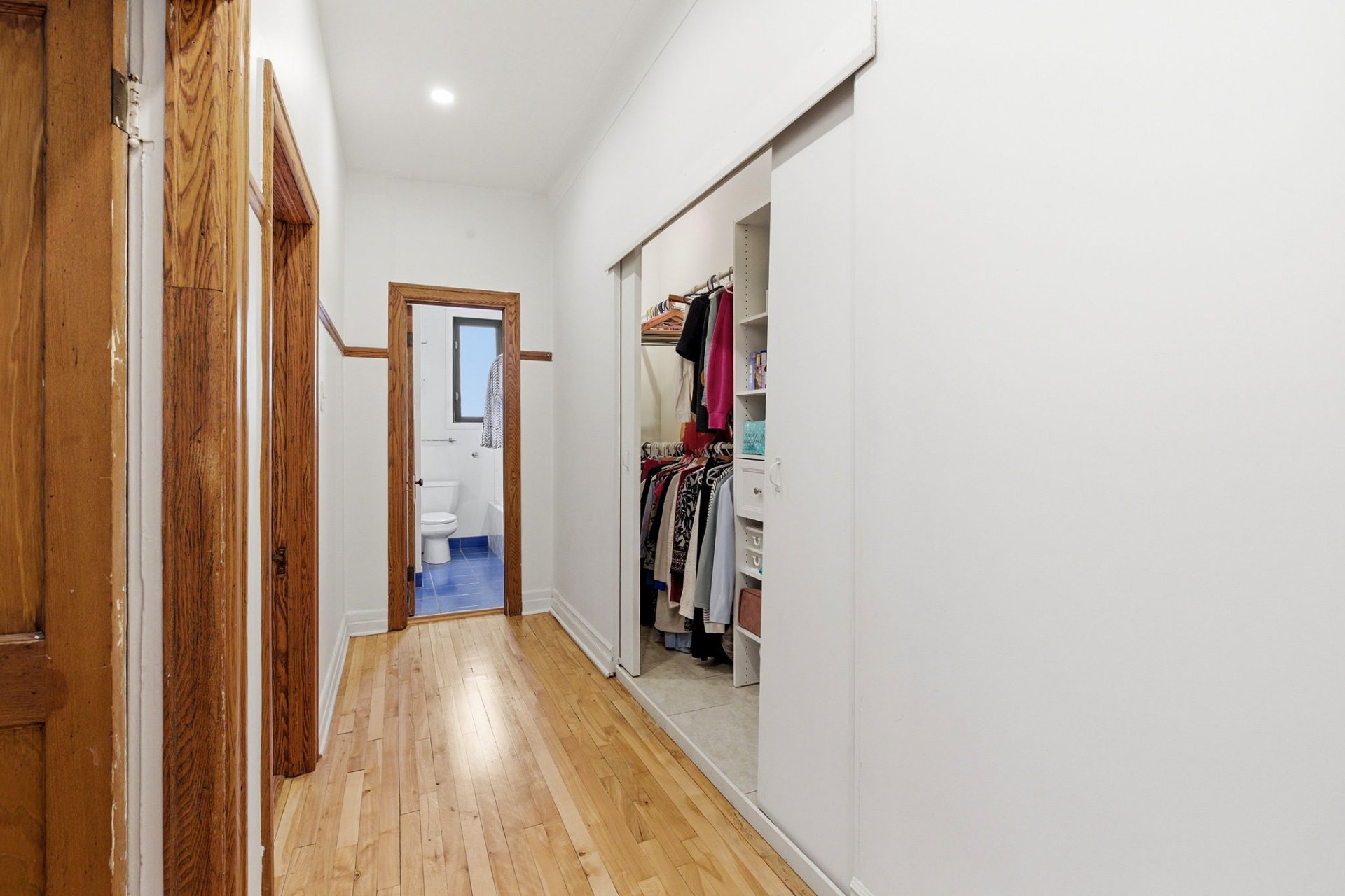 Photo - PASAGEWAY